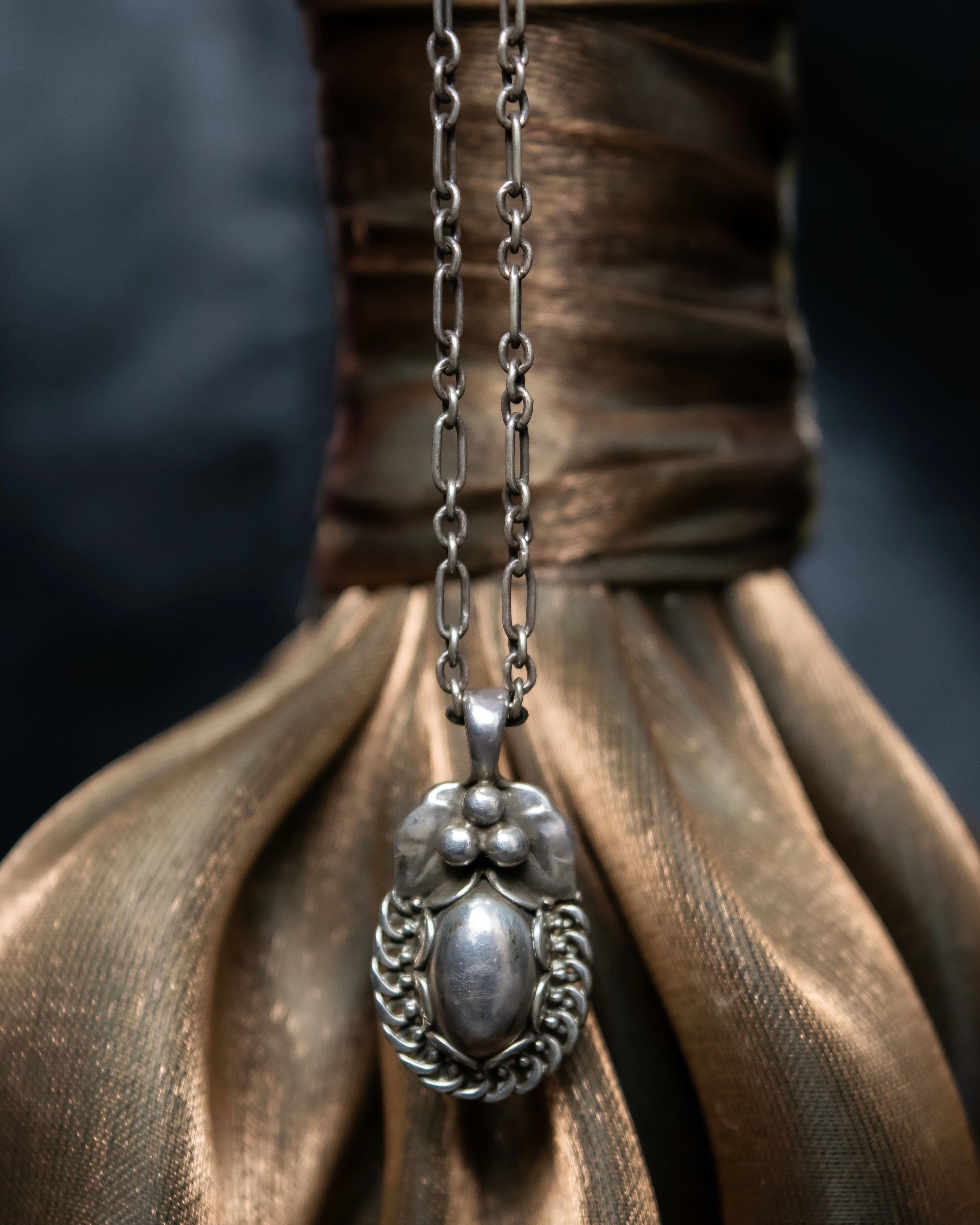 "Georg Jensen" Pendant of the year 1992 silver necklace