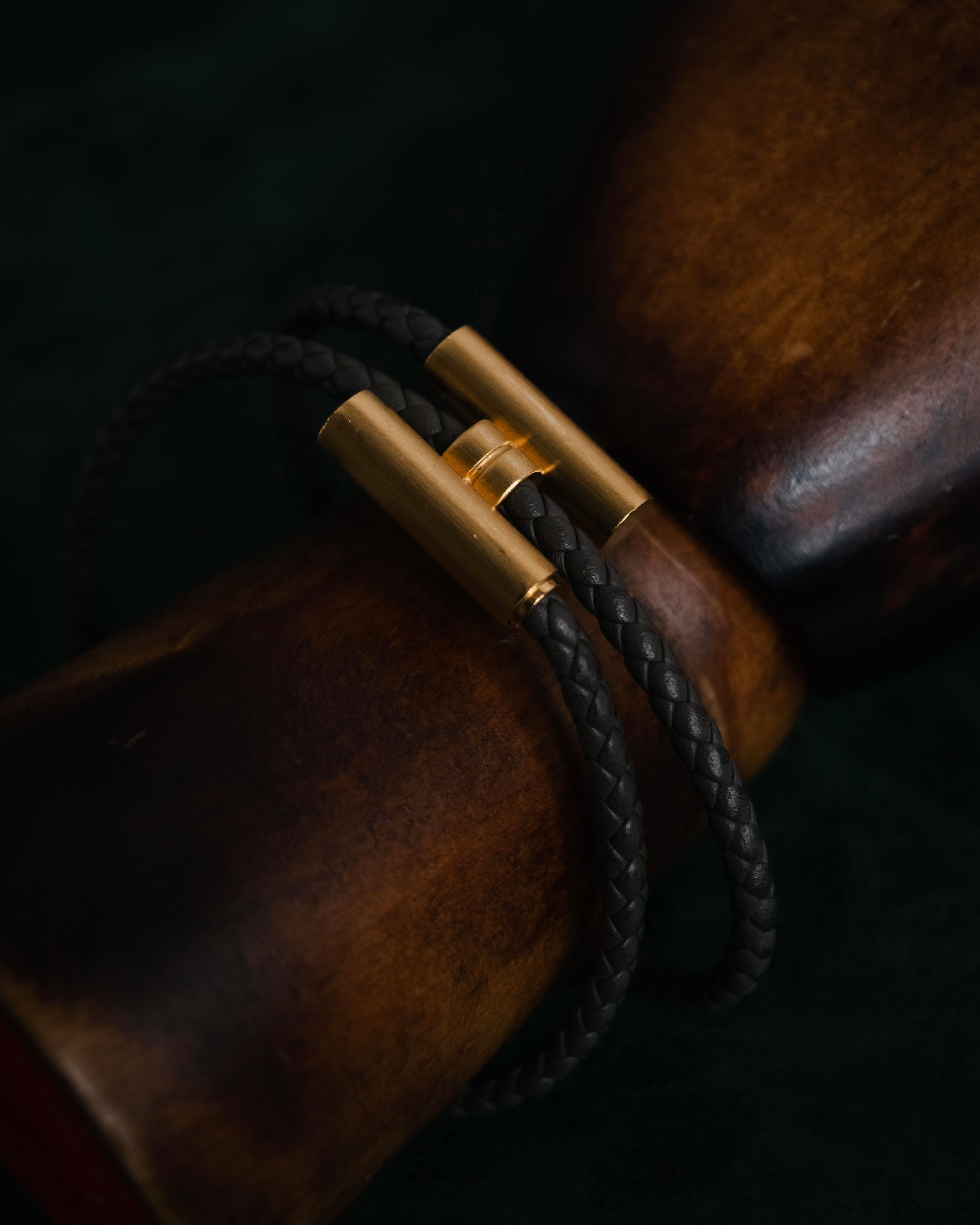 "HERMES" 10’s-20’s Tresse leather H clasp bracelet