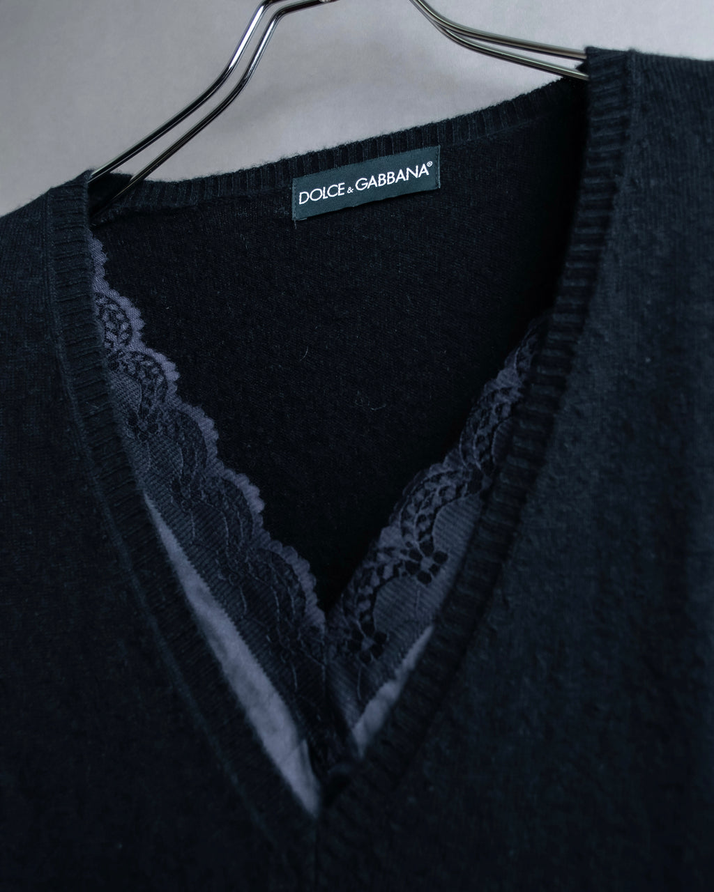 "DOLCE & GABBANA" Lace layered design V-neck knit