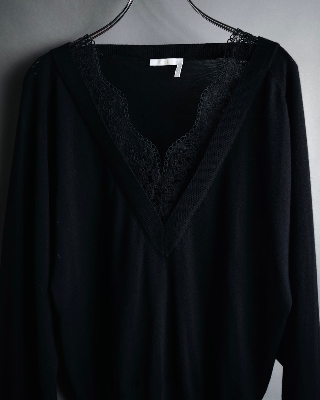 "Chloe" 2020 Lace-trimmed v-neck knit top
