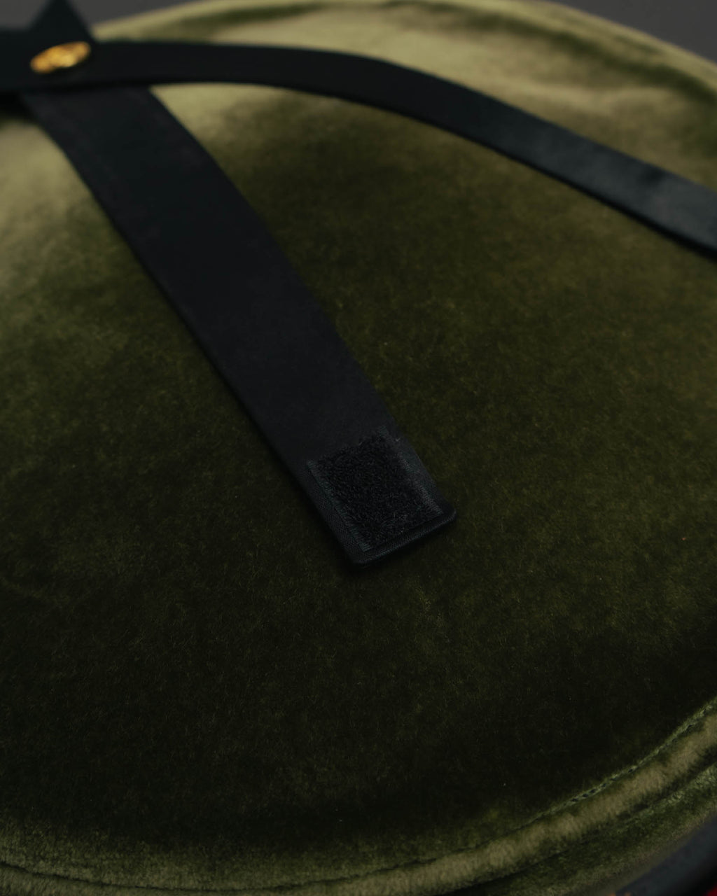 -SPECIAL- “CHANEL” Late 80’s-90’s gold button satin neck tie