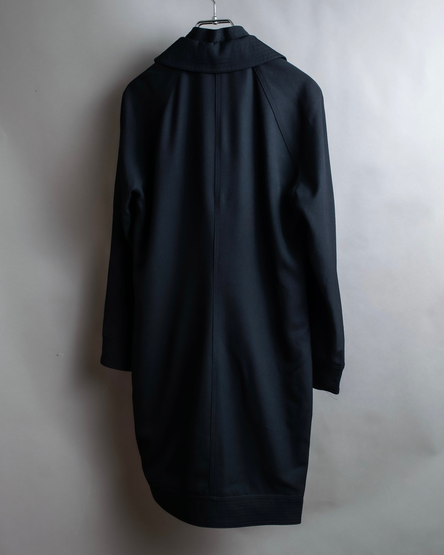 "GIANNI VERSACE" Soutien collar docking mid length wool coat