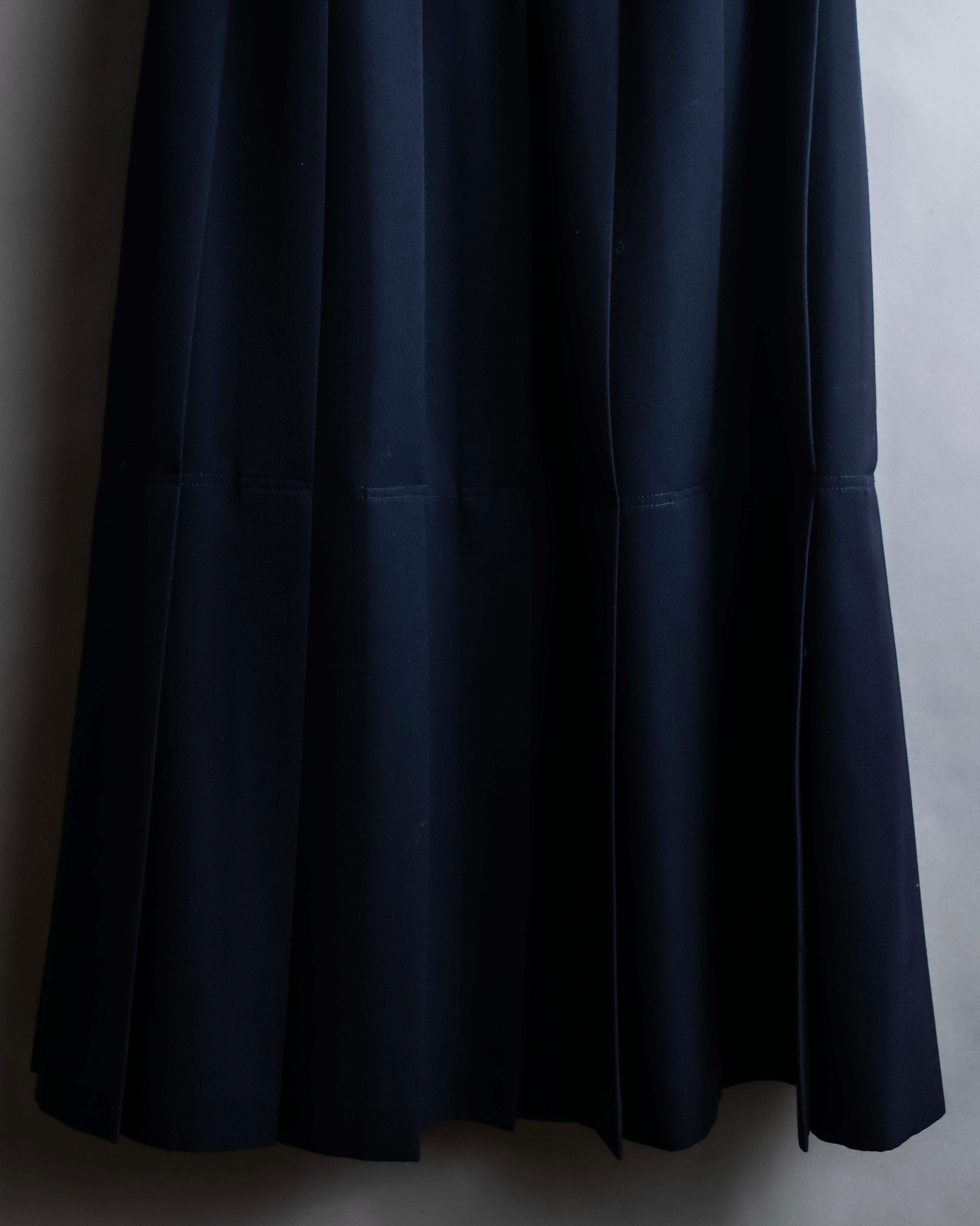 "COMME des GARCONS" Box pleated belted corset skirt