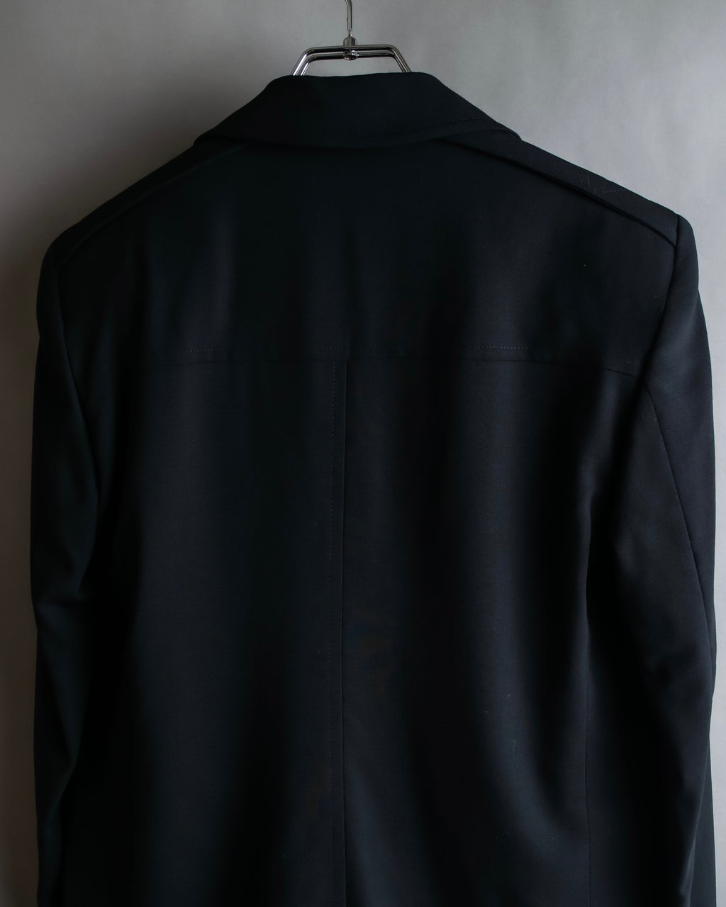 "GUCCI" 90's Beautiful draping fly-front tailored jacket