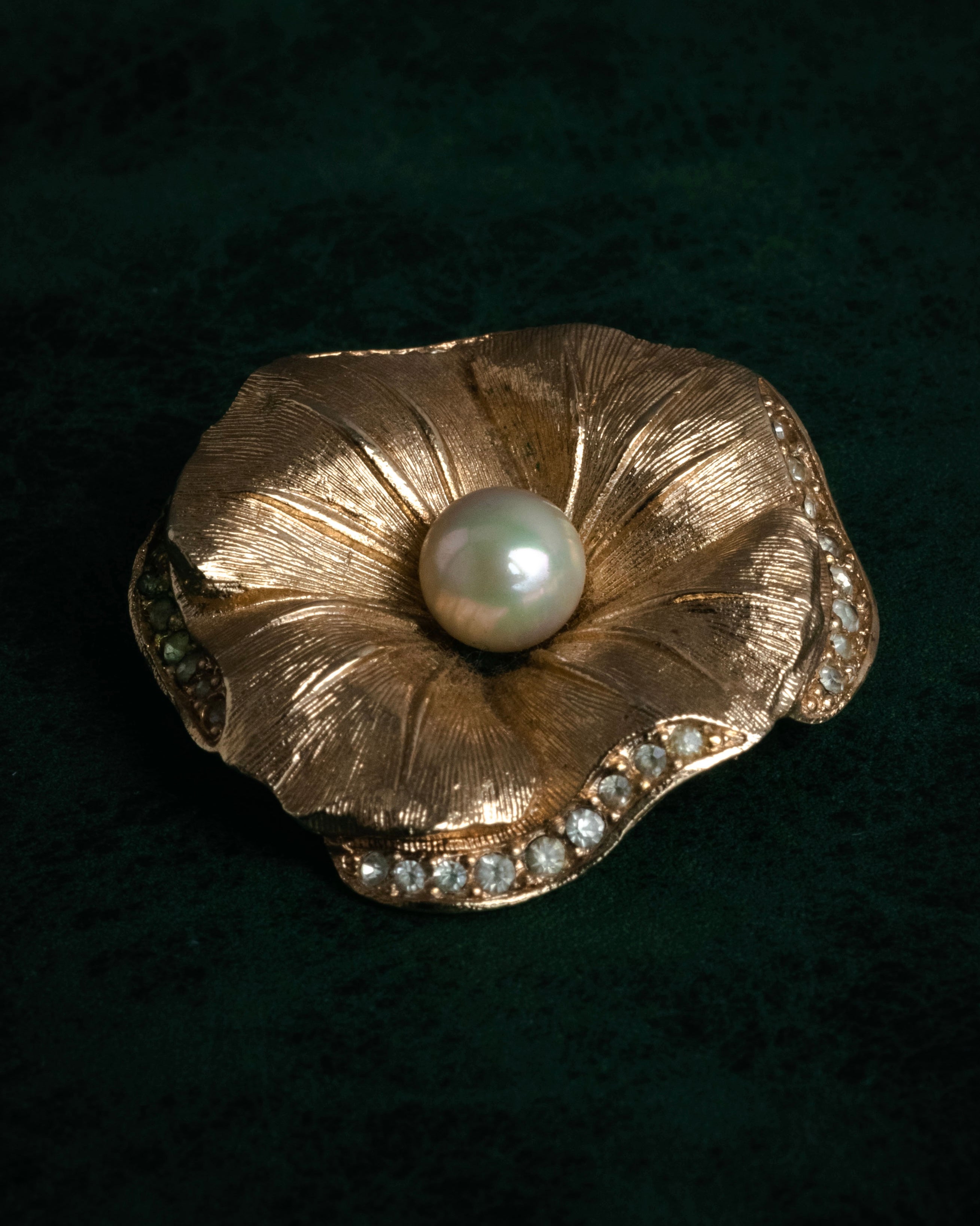 “Christian Dior” 70’s-80’s Pearl flower brooch