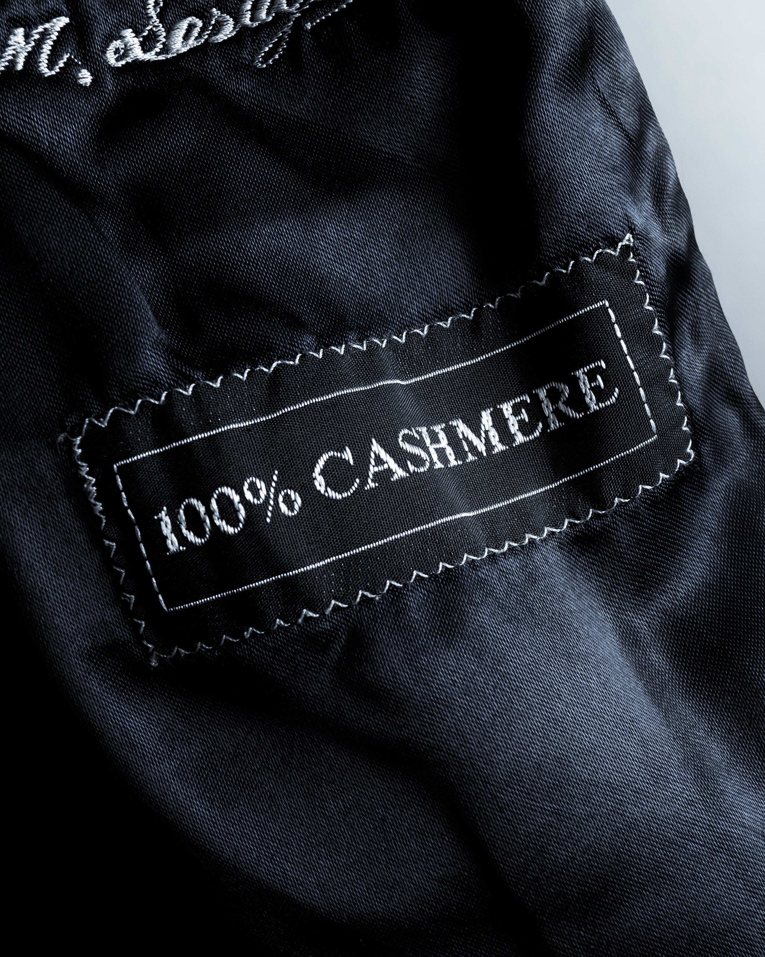 -SPECIAL- "BURBERRYS" 1980-1990's 
Classically tailored oversized 100% cashmere chester coat