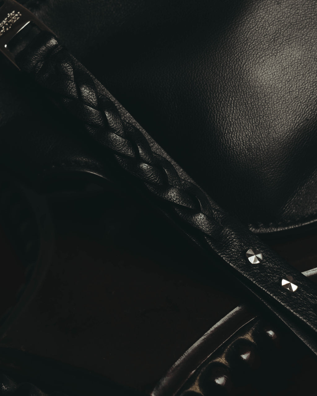 "Alexander McQueen" 10's Edgy leather belt bag
