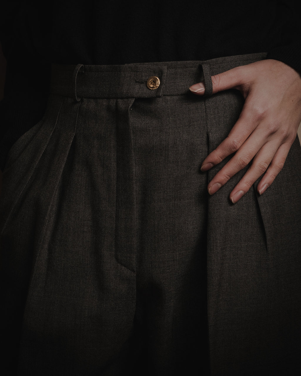 "CHANEL" High waisted pleated slacks with signature gold button