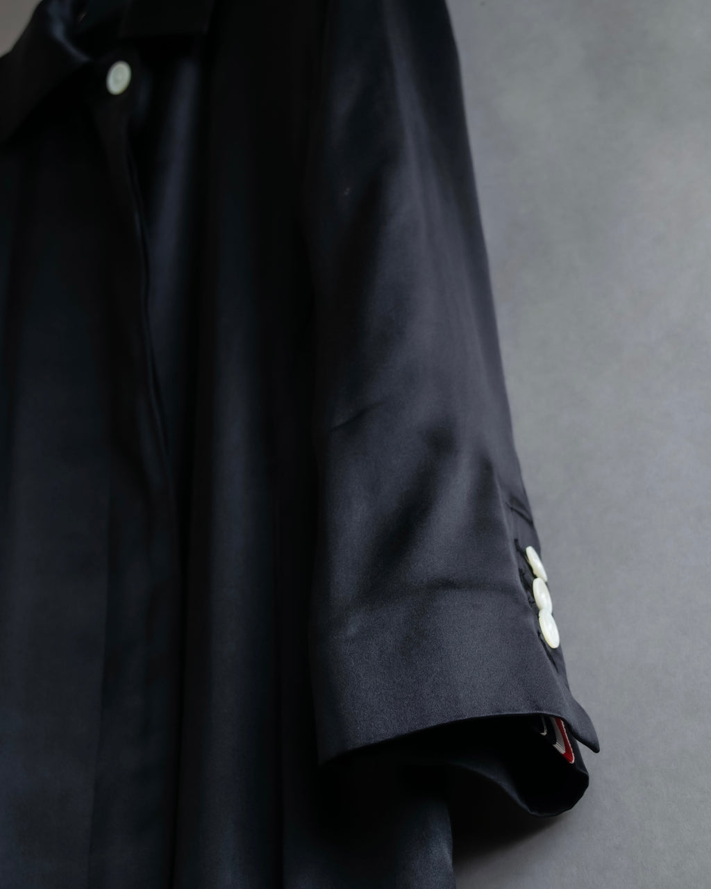 "THOM BROWNE" Shiny long hidden button shirt