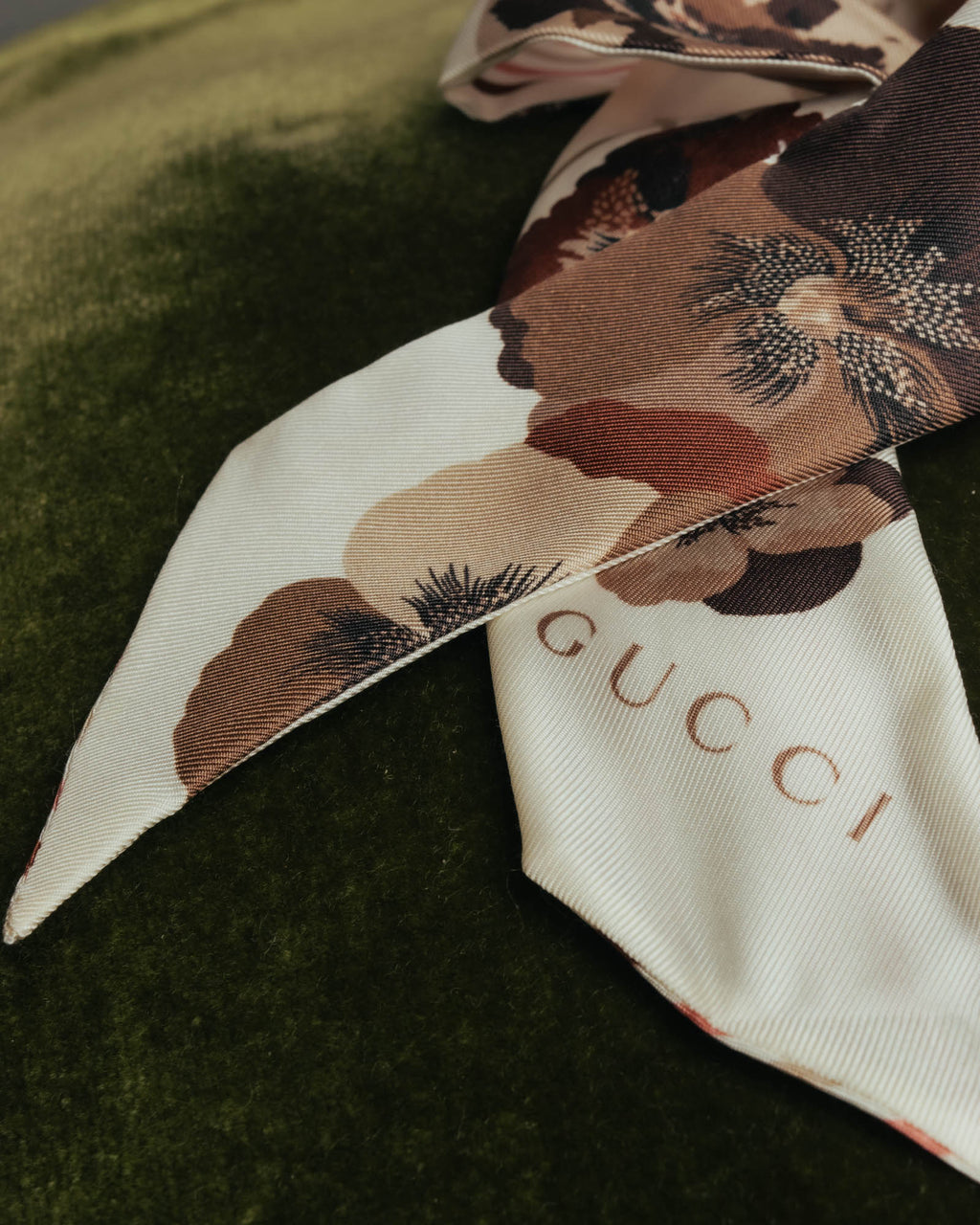 "GUCCI" 00's-10's Floral and striped silk neck bow scarf