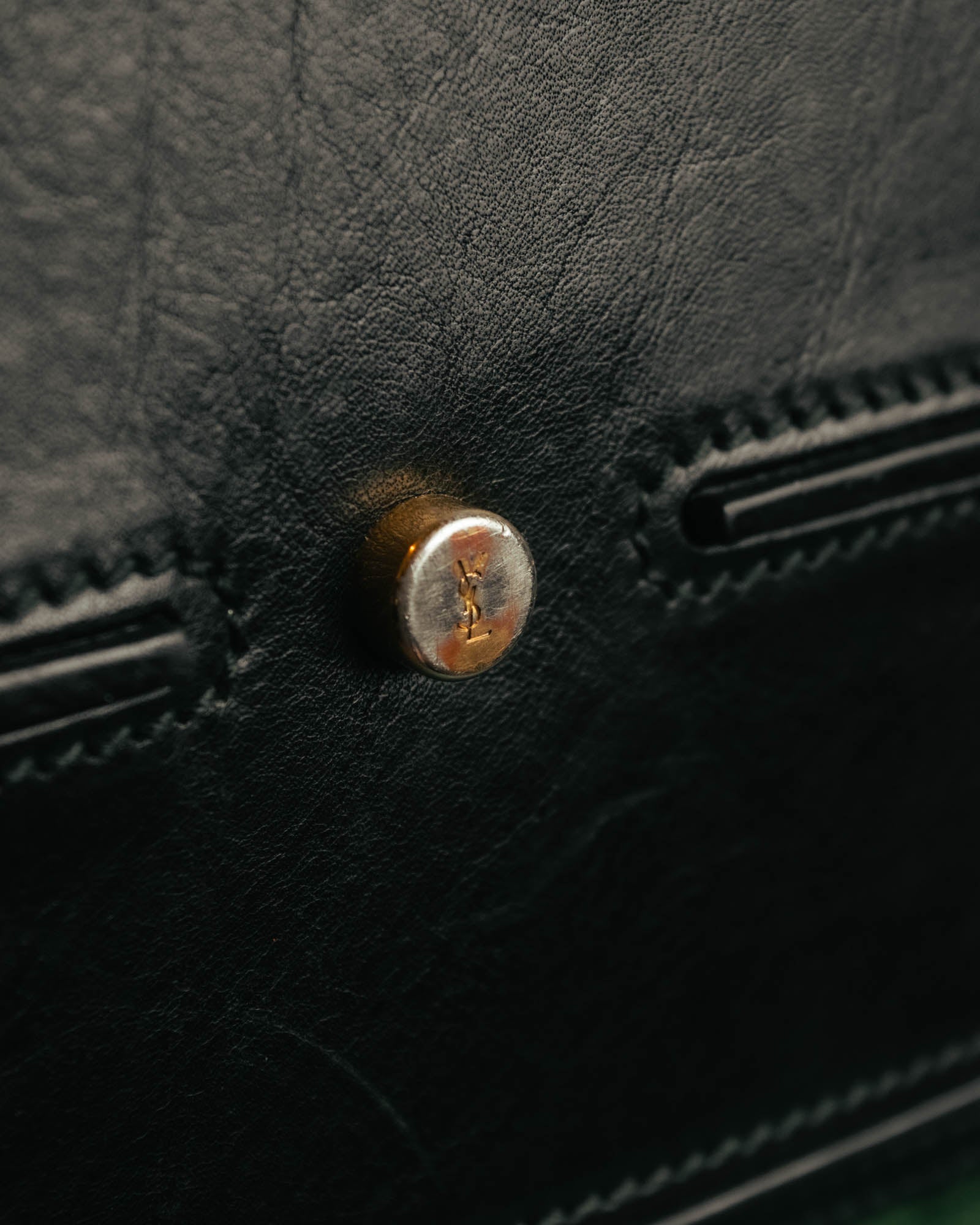 -SPECIAL- “YVES SAINT LAURENT rive gauche”
2008-2012 Muse two leather shoulder bag