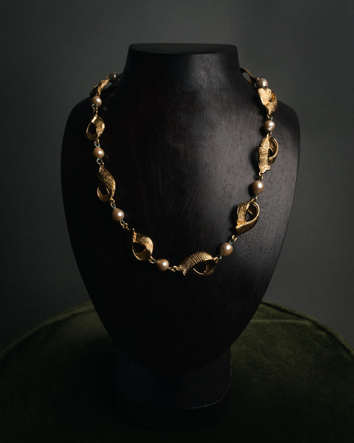“Yves Saint Laurent” 80’s-90’s Baroque pearl heart motif necklace