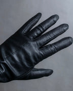 "Marie Claire" Carefully stitched logo engraved leather gloves