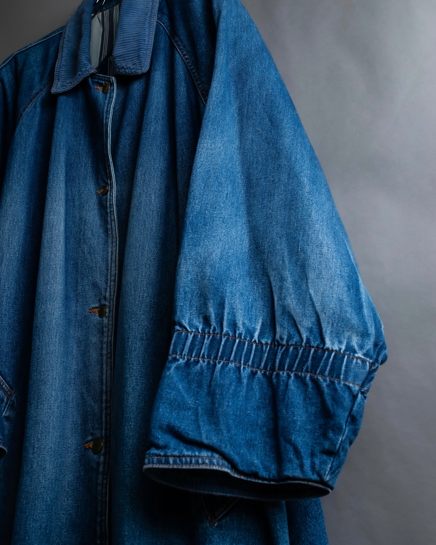 "Vintage gathered sleeve design denim long coat"