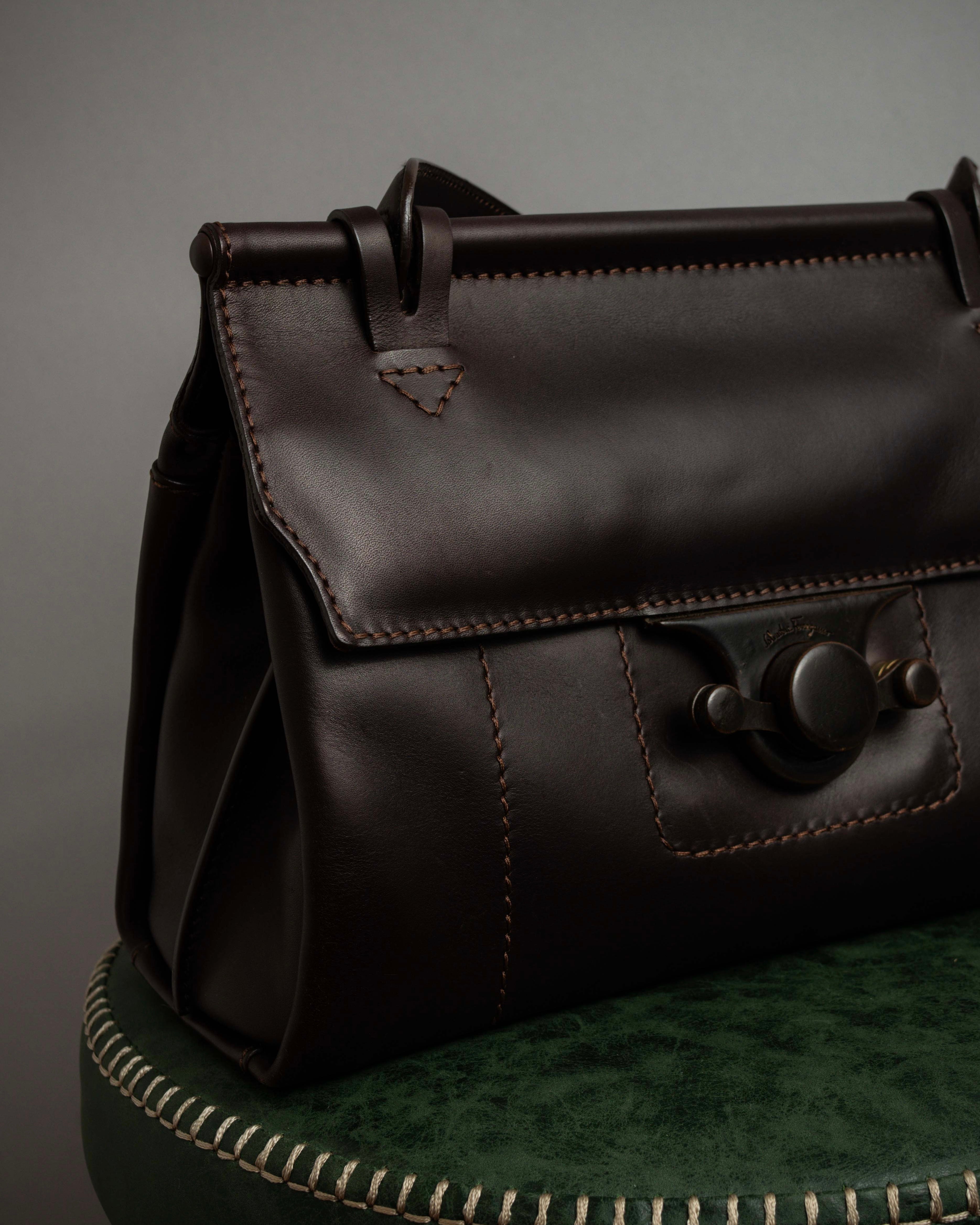 "Salvatore Ferragamo" Swivel crisp closure design leather one-handle bag