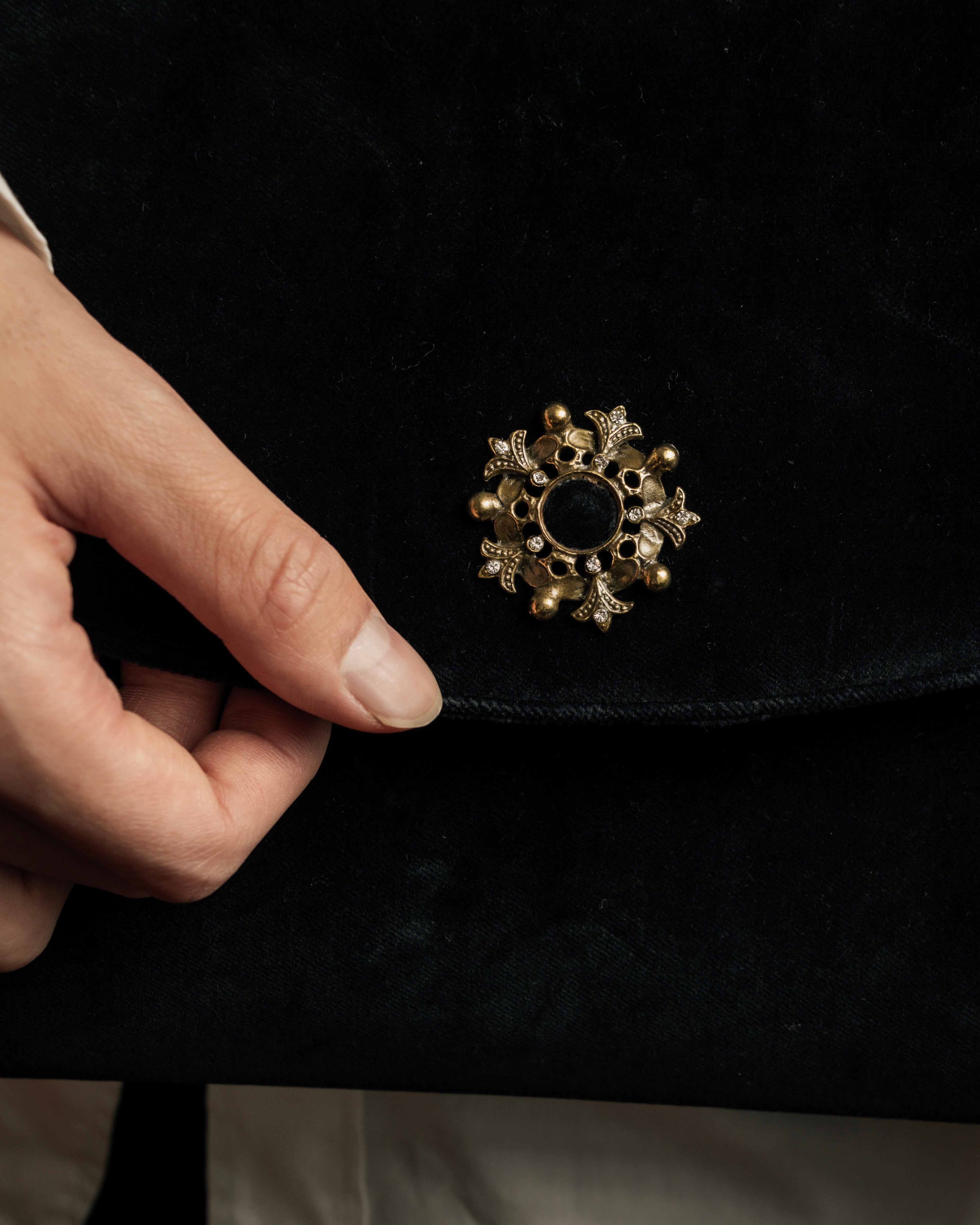 "Salvatore Ferragamo" Antique jewelry motif design velvet shoulder bag