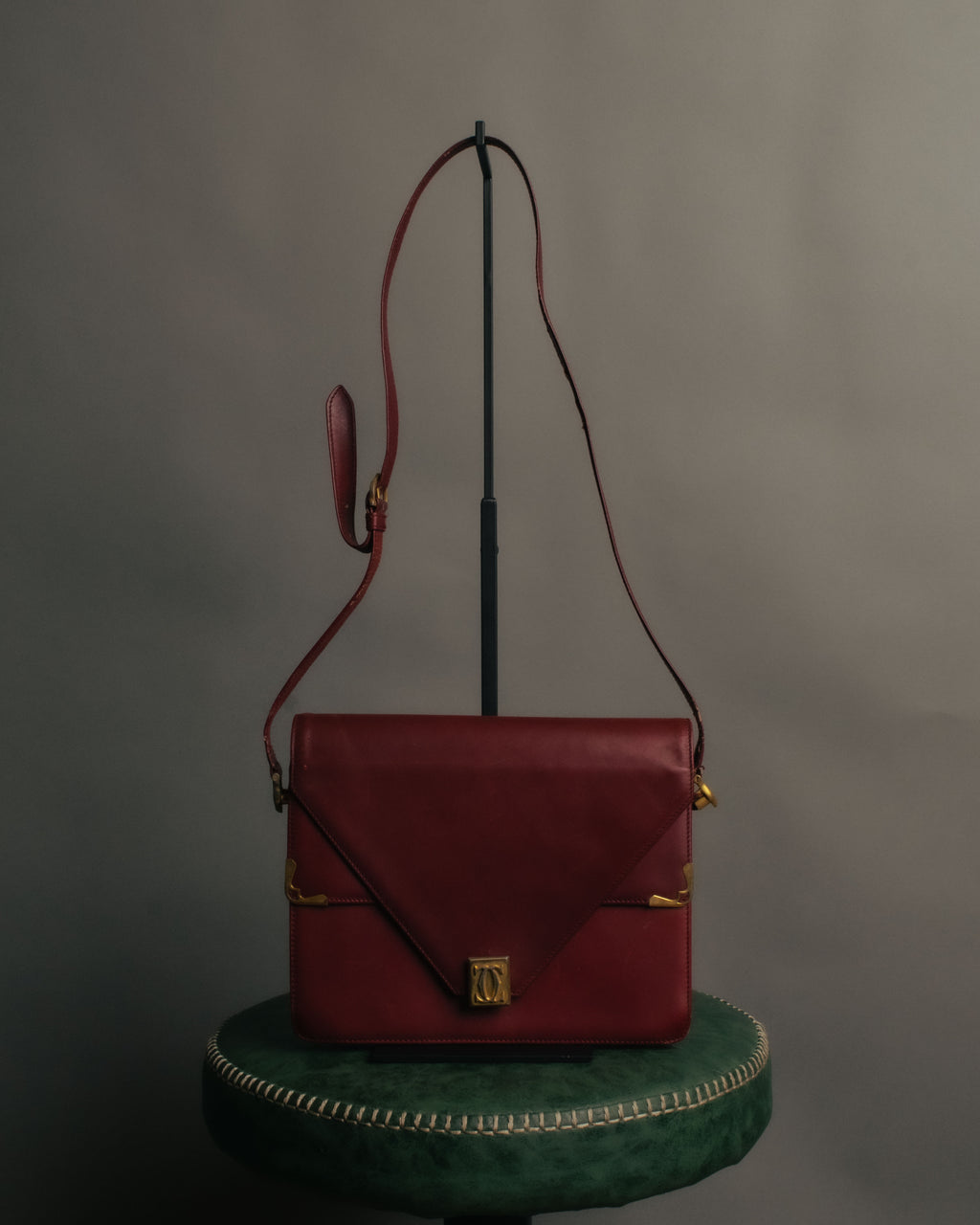 “Cartier” 80’s-90’s Must de Cartier burgundy leather shoulder bag