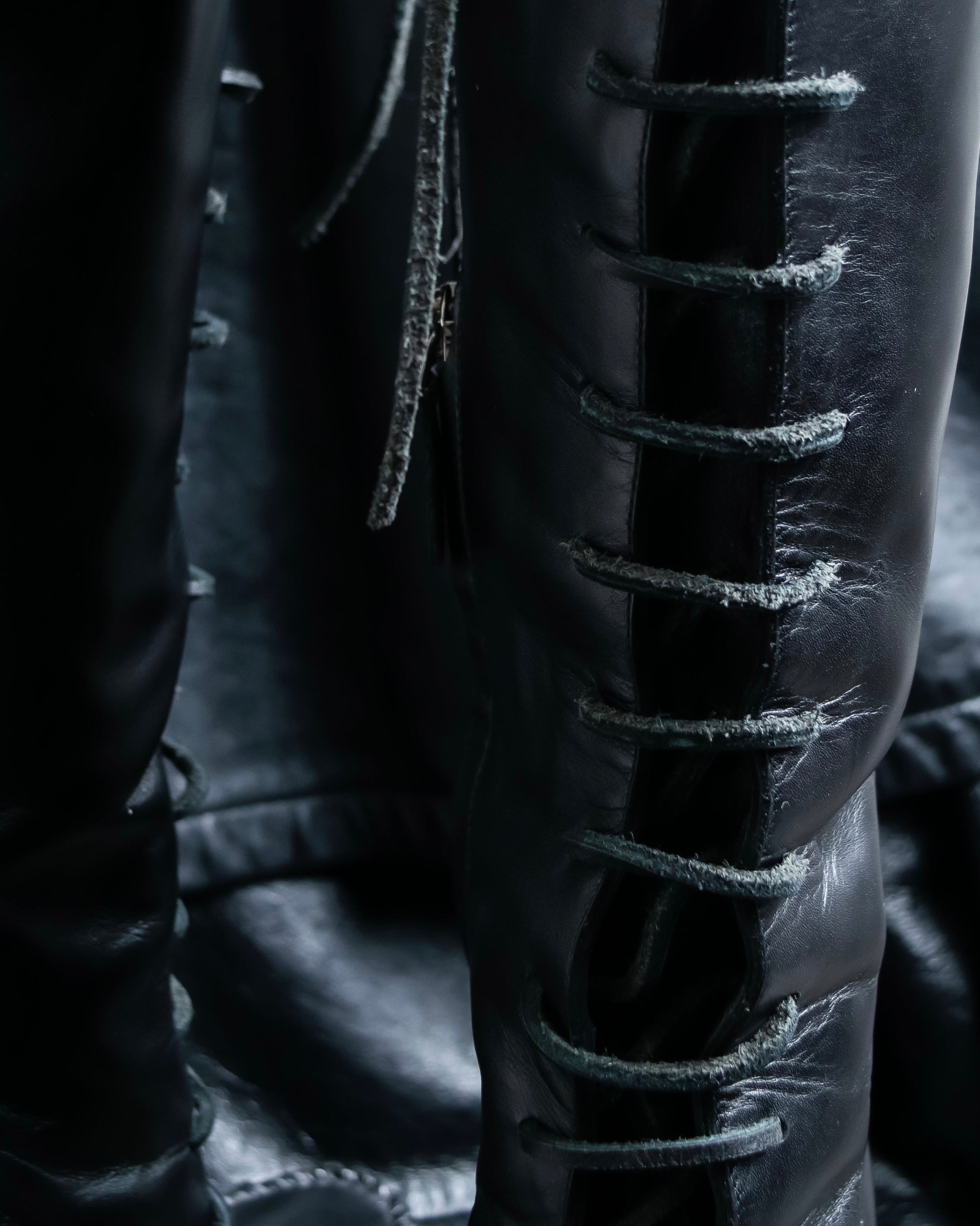 "TOM FORD" Fringe detail western long boots