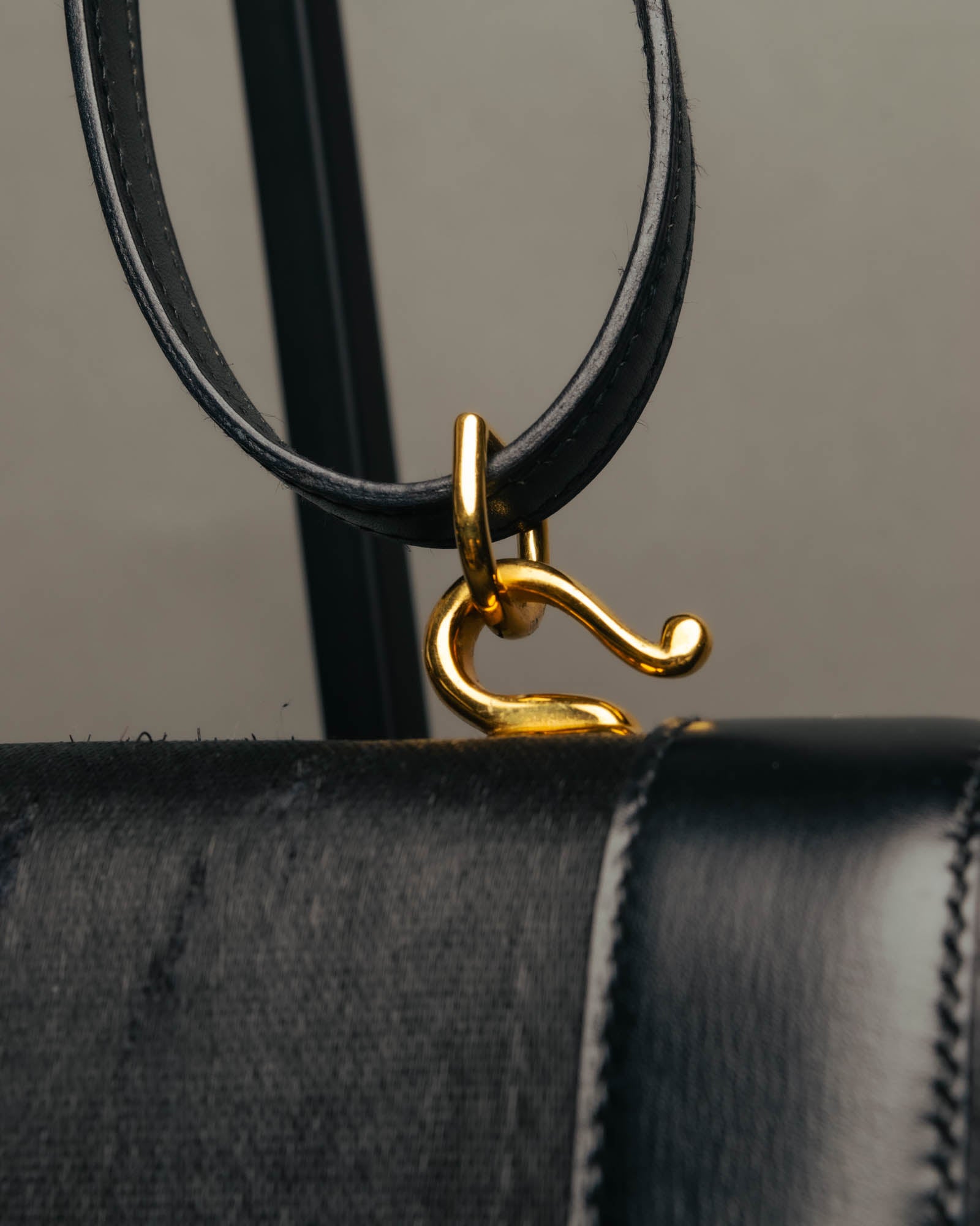 -SPECIAL- “HERMÈS” 80’s-90’s Camargue black leather and canvas shoulder bag