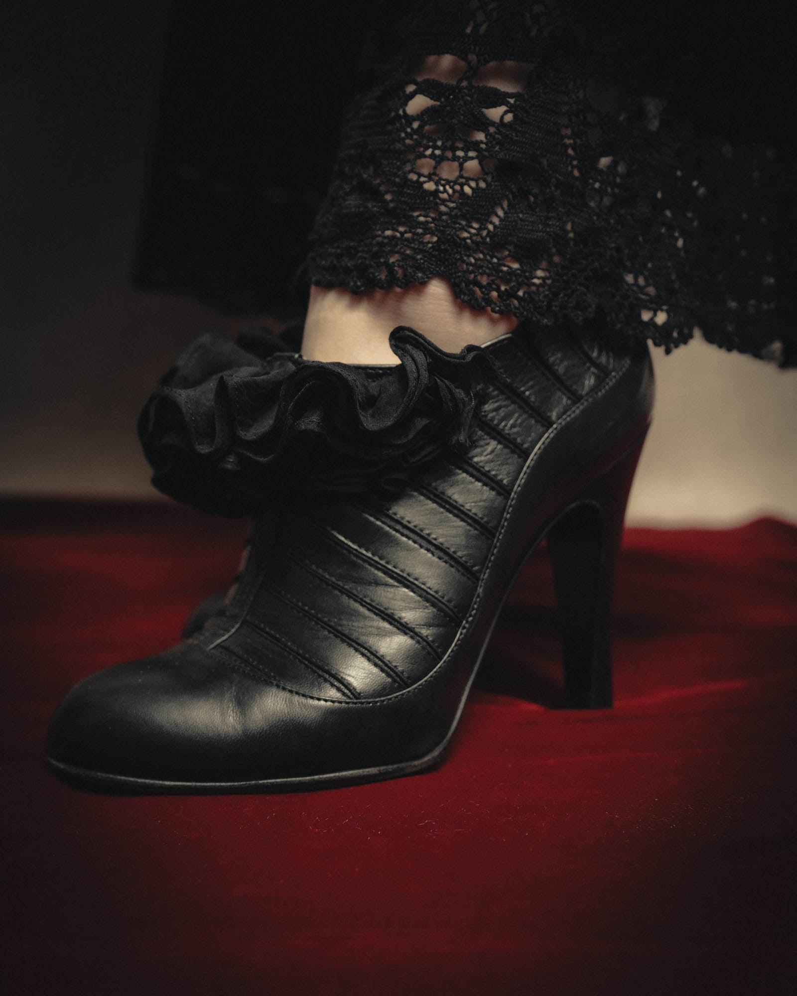-SPECIAL- “CHANEL“ 2005-06 Paris-New York ruffle leather pumps