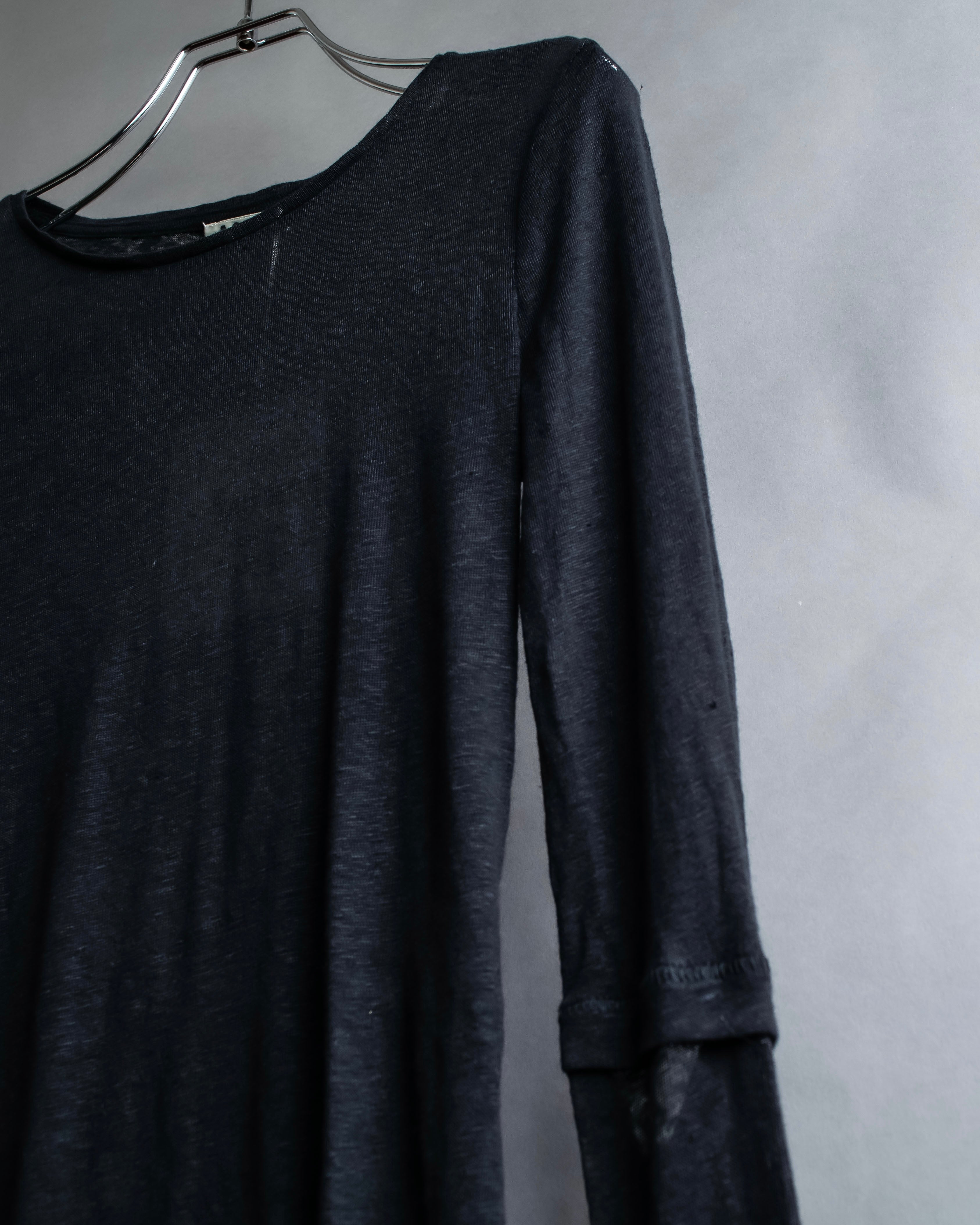 "Acne" Back＆sleeve cutting slit design pullover