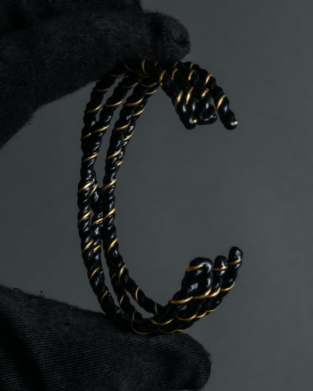 "MAISON MARGIELA" Twisted cord design brass bangle