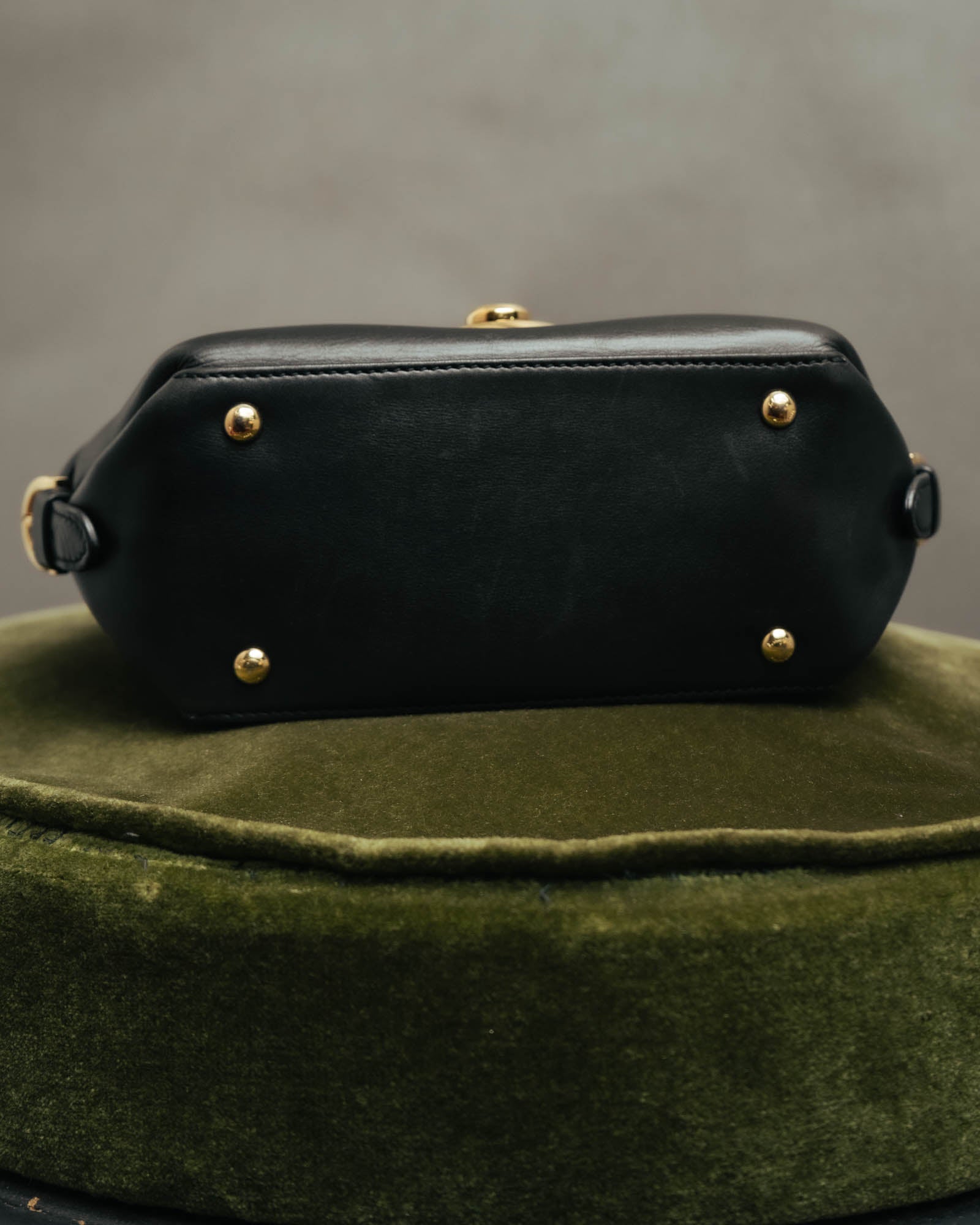 –SPECIAL– “Salvatore Ferragamo“ 00’s-10’s Black leather dome handbag