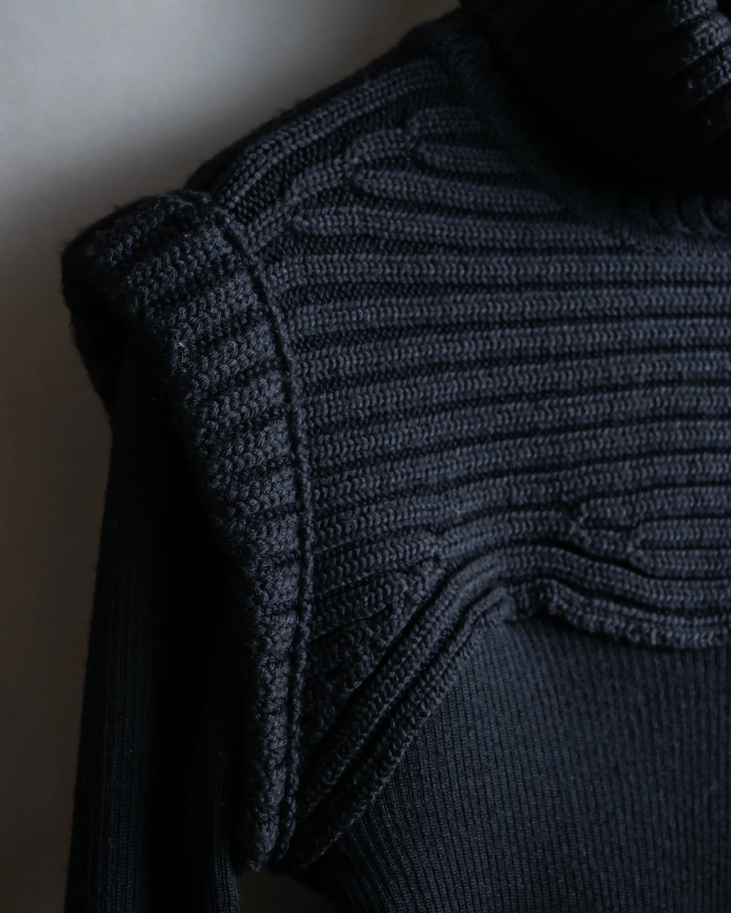 "FENDI" Bustier docking shape ribbed turtleneck knit