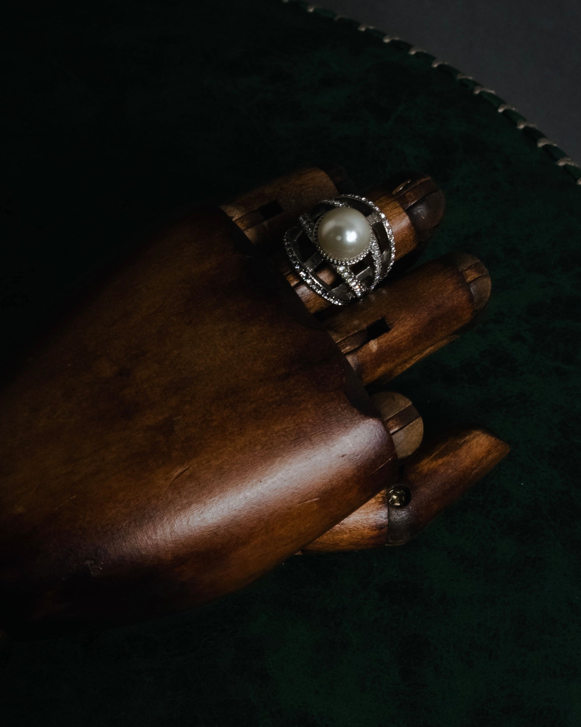 –SPECIAL– "CHANEL" 2016AW Pearl cage pavé statement ring