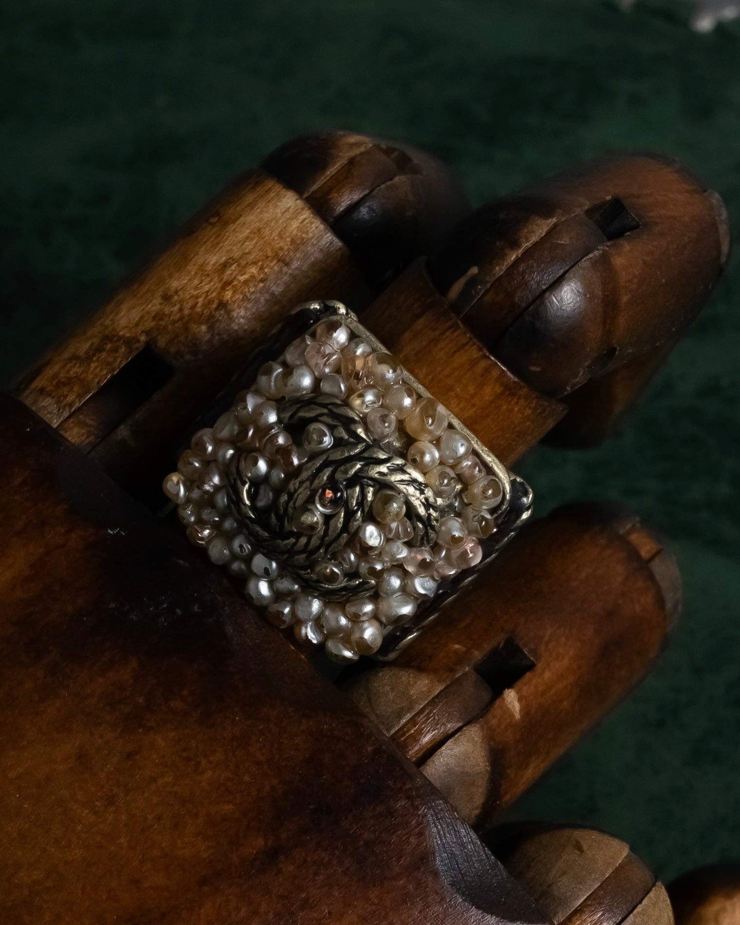"CHANEL" 00 AW Glass pearl Coco mark motif gold ring