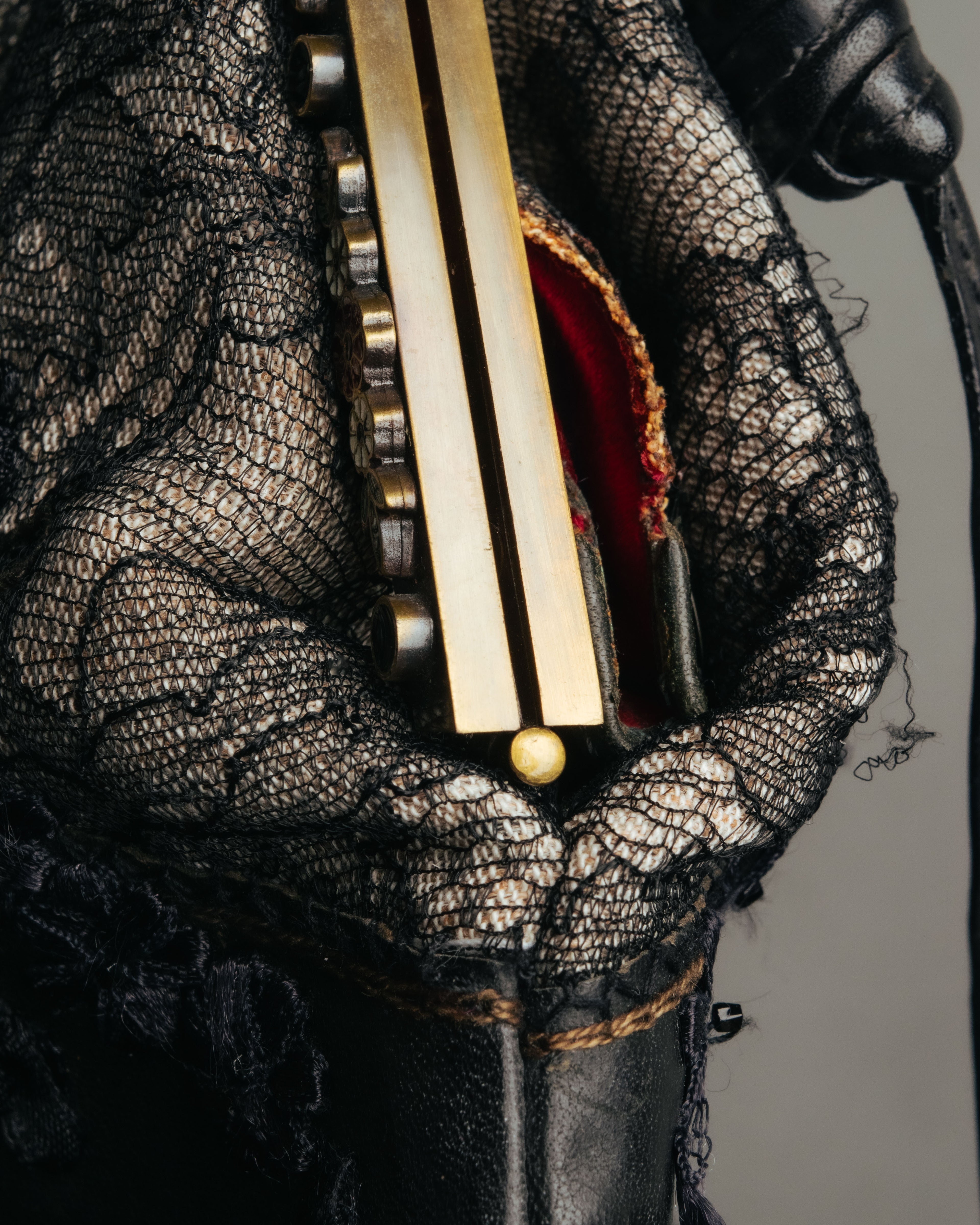 -SPECIAL- “VALENTINO GARAVANI” 2014-2016 lace embellished fringe frame bag