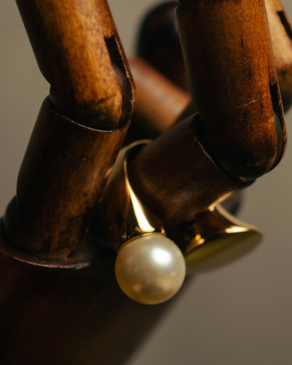 “Chloé” 2015-2016 darcey pearl fork ring