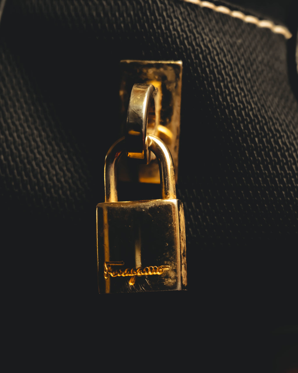 “Salvatore Ferragamo” 90’s-00’s Gancini-detail textured canvas shoulder bag