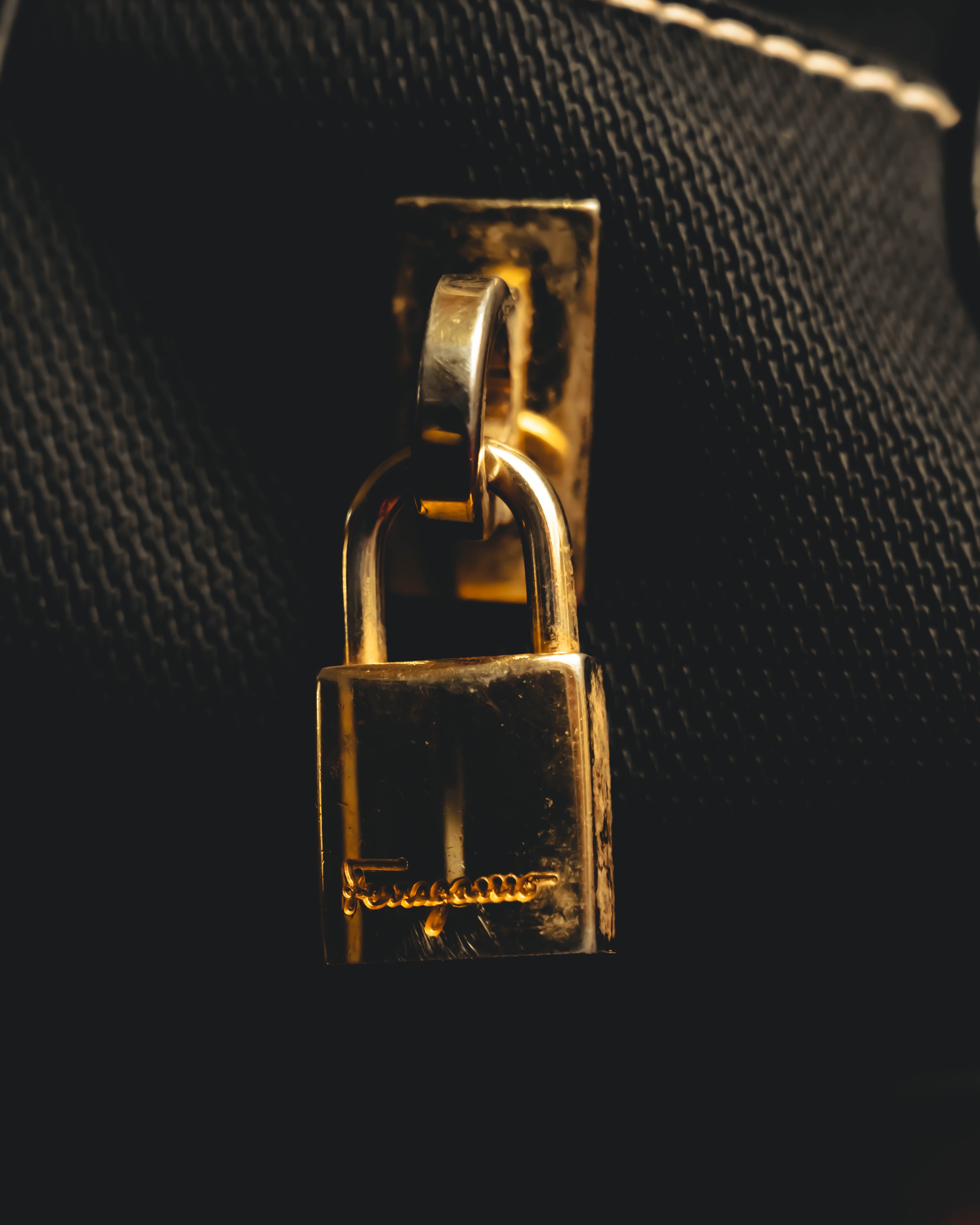 “Salvatore Ferragamo” 90’s-00’s Gancini-detail textured canvas shoulder bag