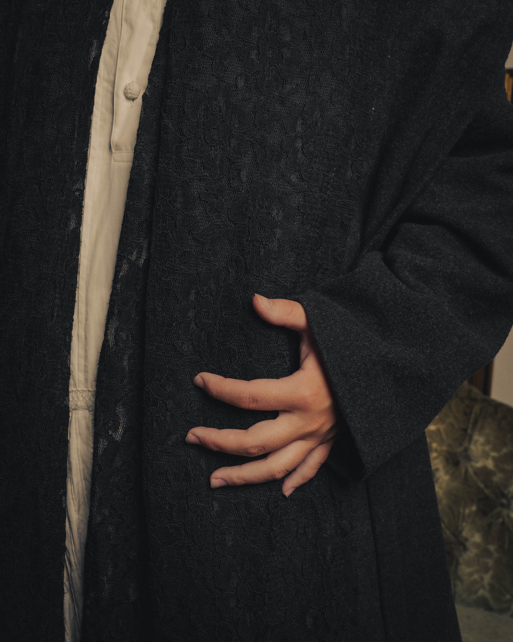 –SPECIAL– “DOLCE & GABBANA” 90’s Lace-trimmed shawl-collar wool robe coat