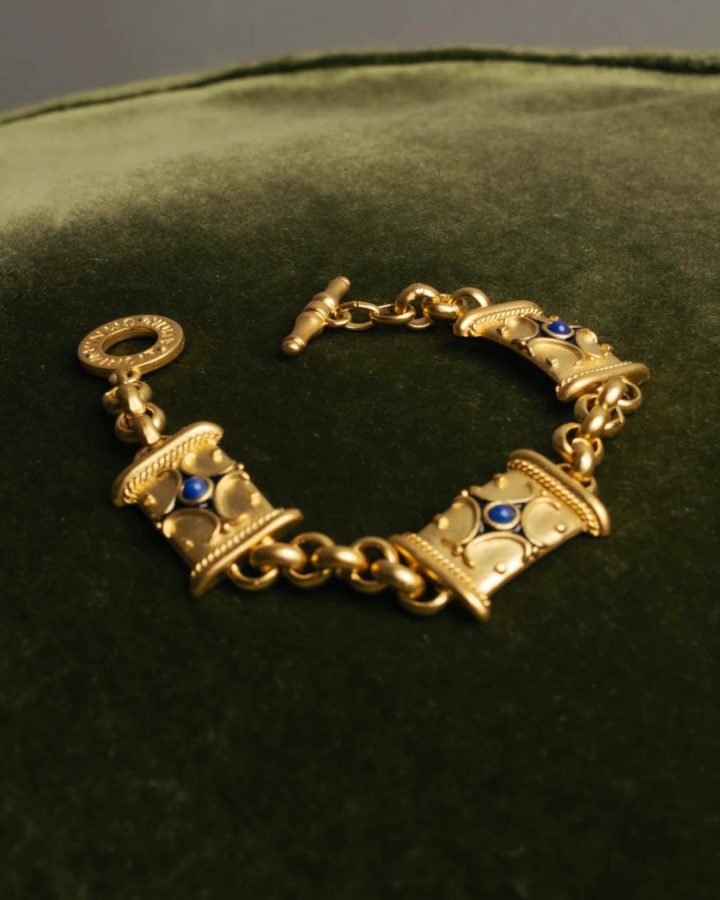 “Vintage“ 80's-90's Cabochon ornament bracelet