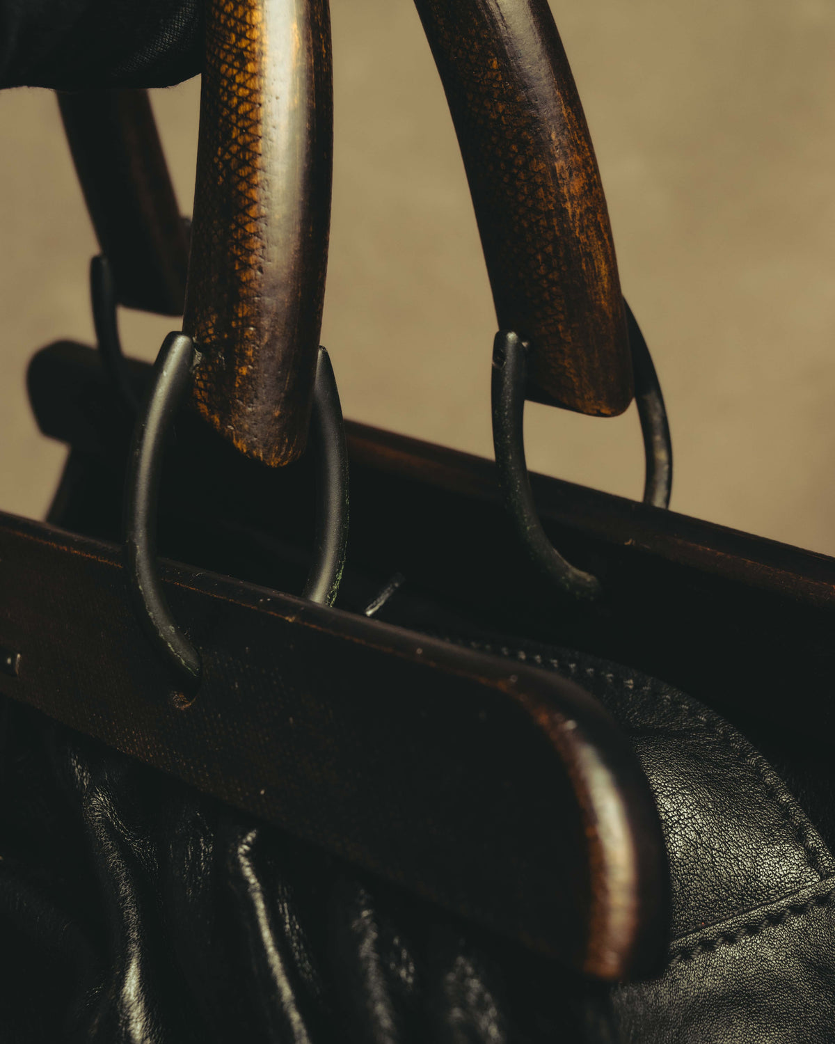 -SPECIAL- “GUCCI“ 90’s-00’s Structured frame gathered leather handbag