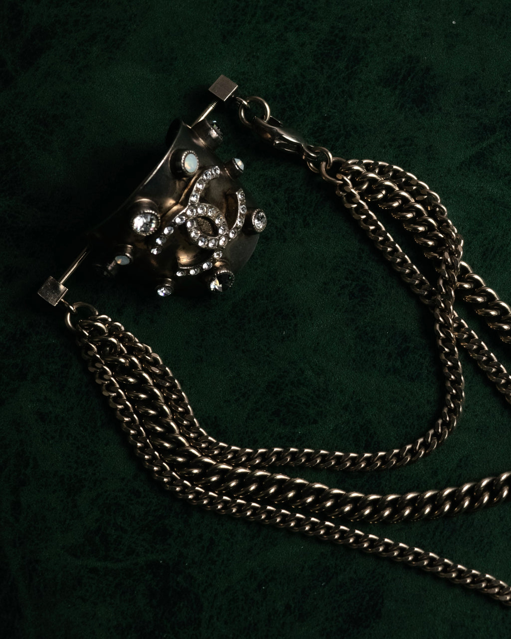 –SPECIAL– “CHANEL” 2005 Spring crystal CC chain majeste