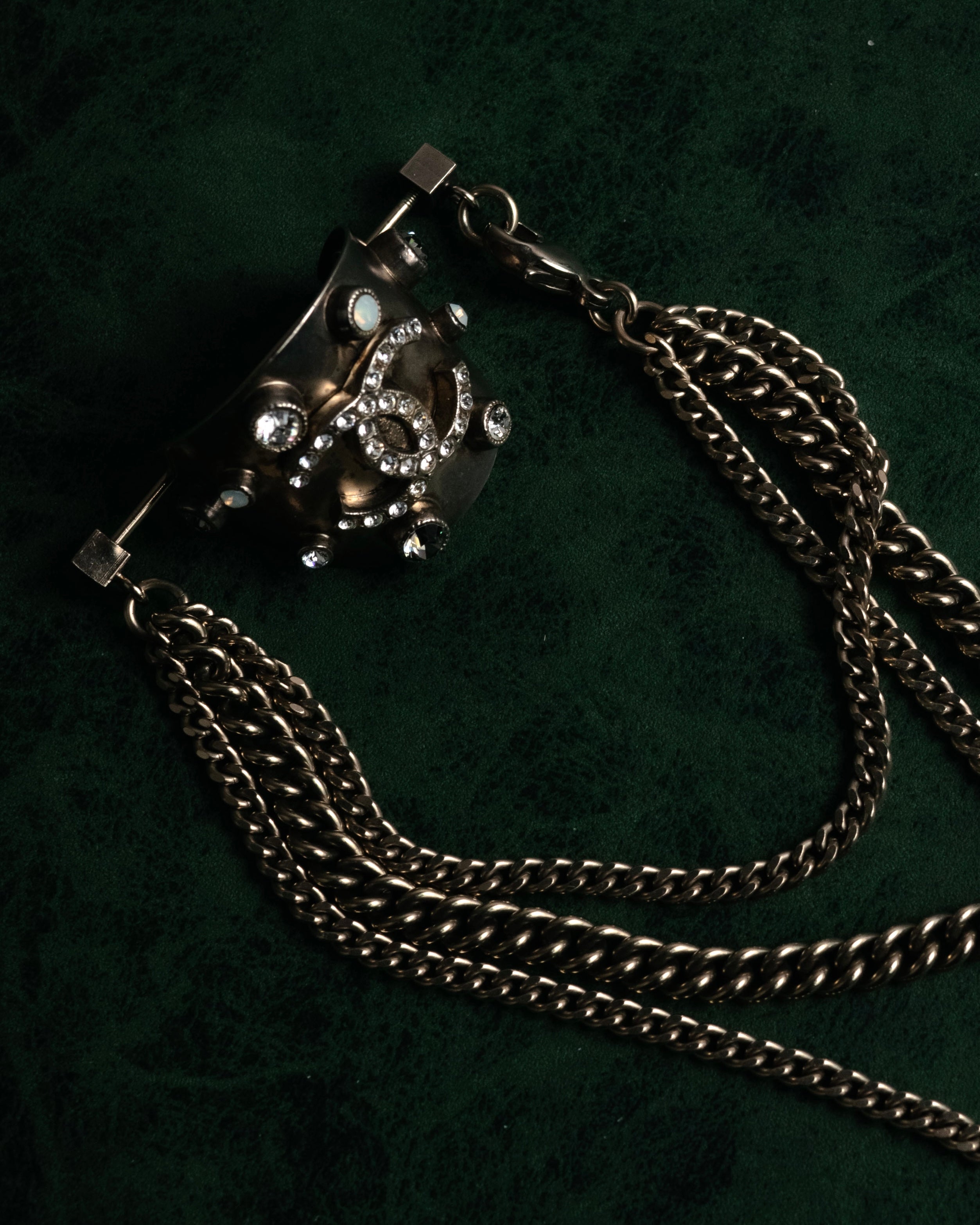 –SPECIAL– “CHANEL” 2005 Spring crystal CC chain majeste