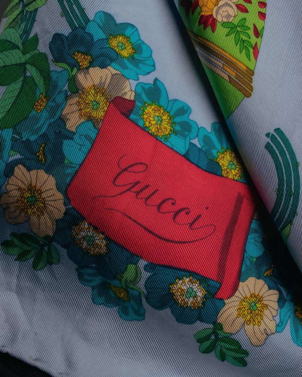 "GUCCI" 90's-00's Vintage botanical and perfume bottle silk scarf