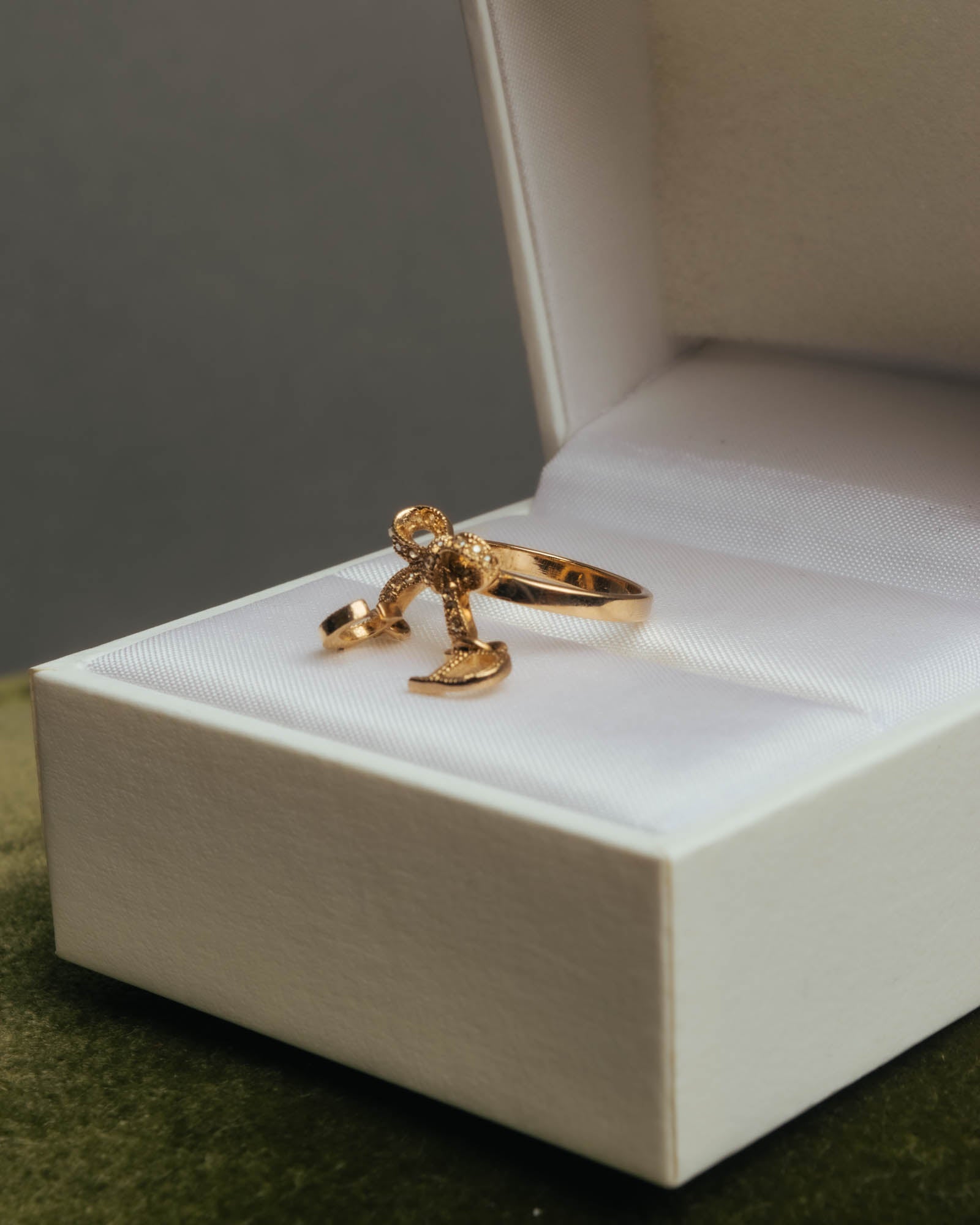 -SPECIAL- “Dior” 00’s-10’s Ribbon CD logo charm ring