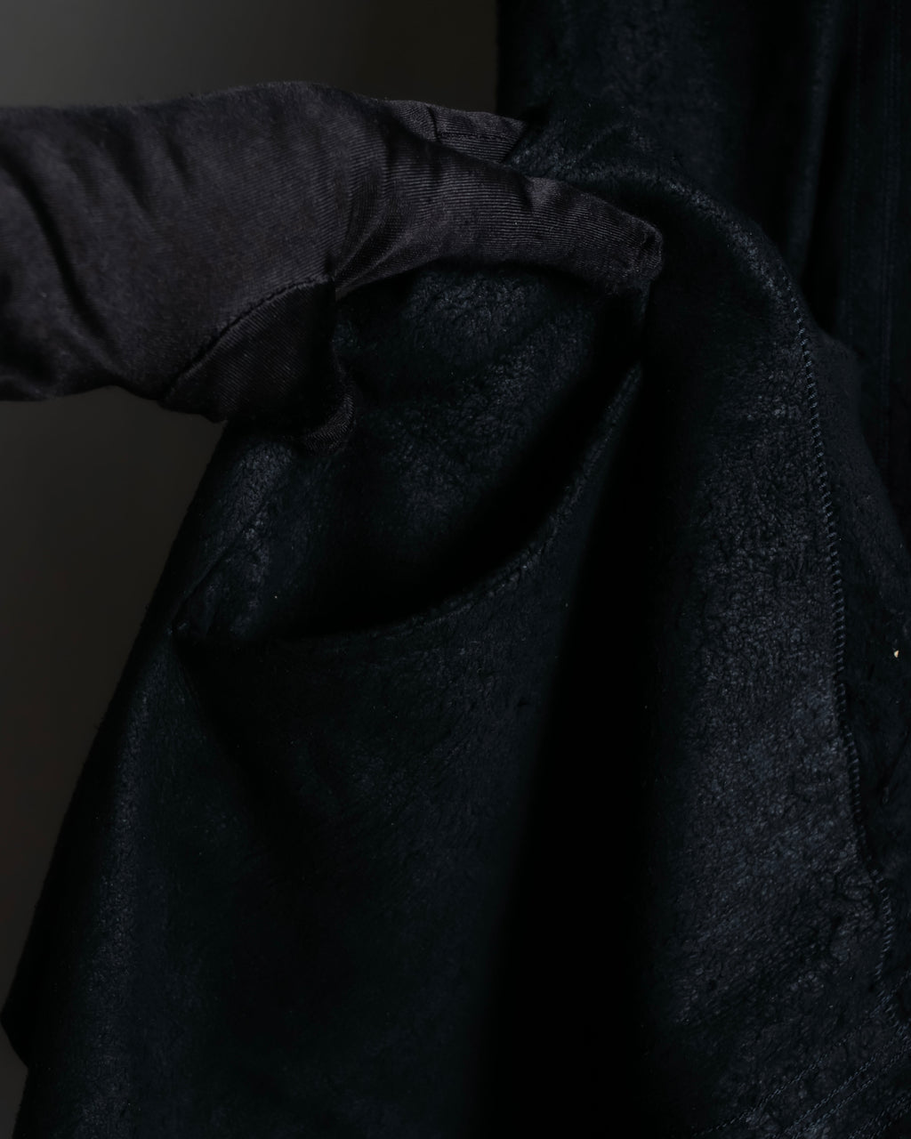 "ISAAC SELLAM" Cut-off design belted leather jacket