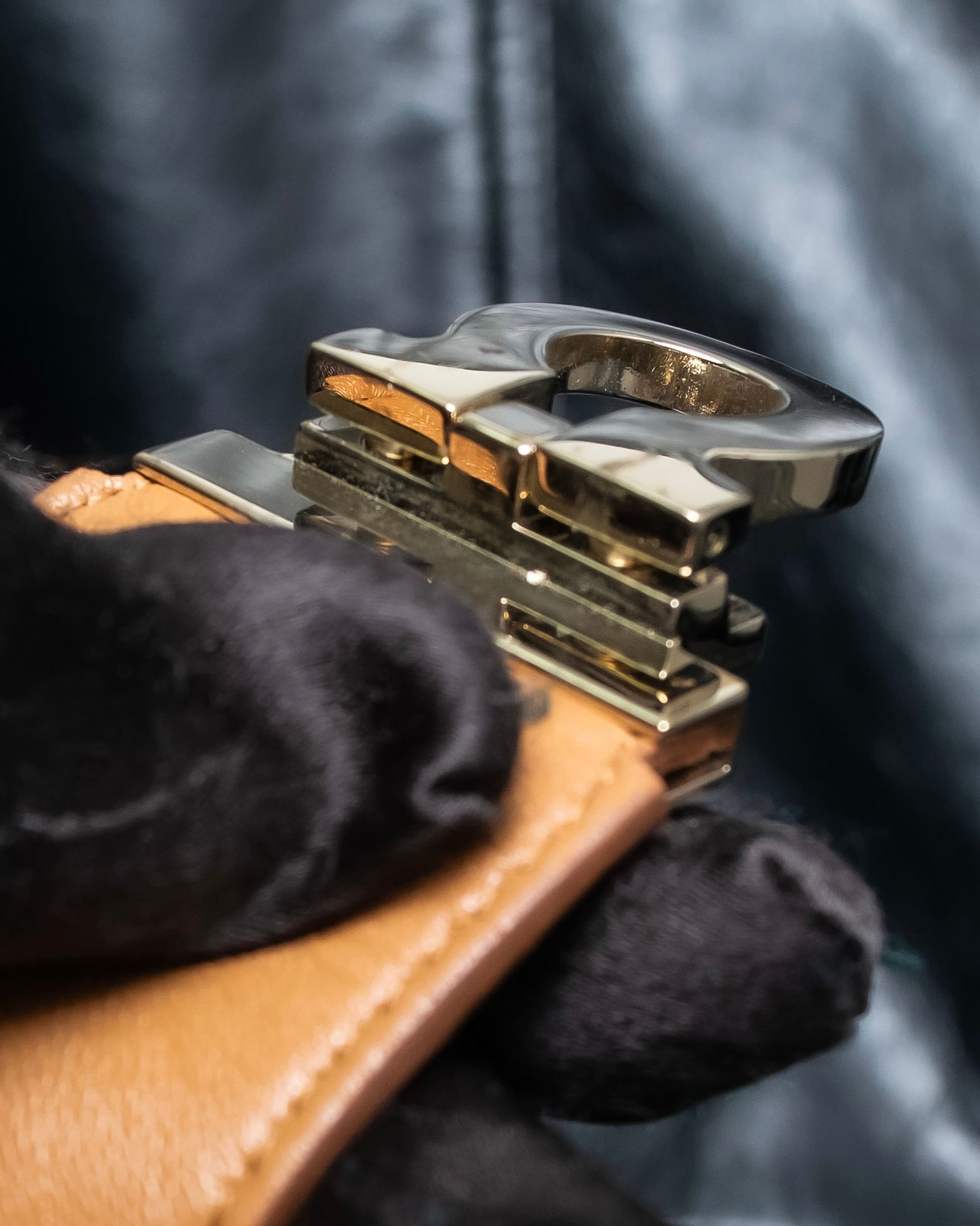 "Ferragamo" Gancini motif leather bangle