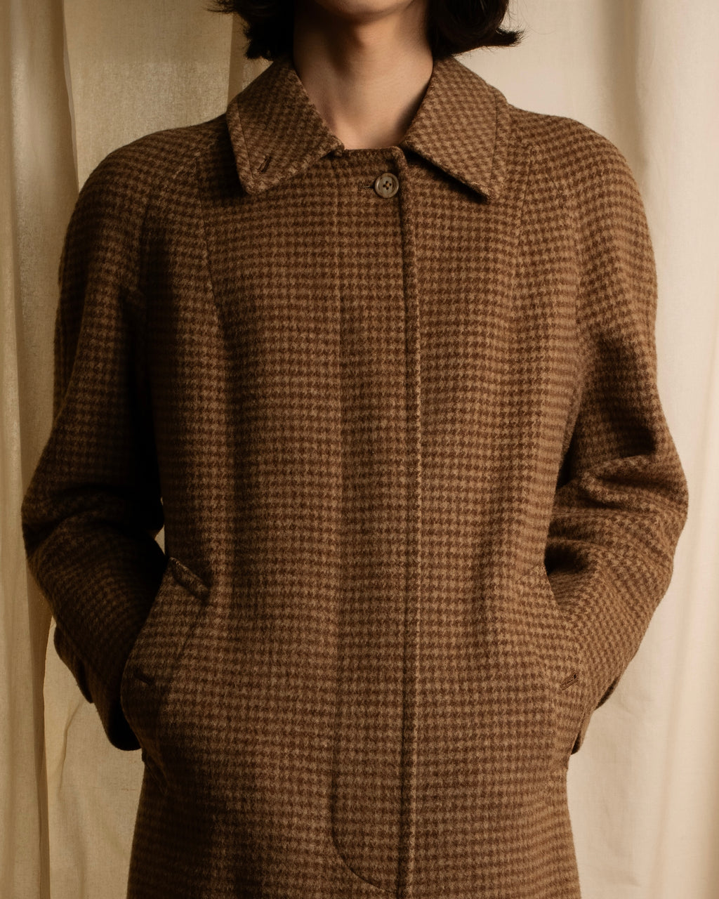 "BURBERRYS" Houndstooth pattern belted stand collar coat