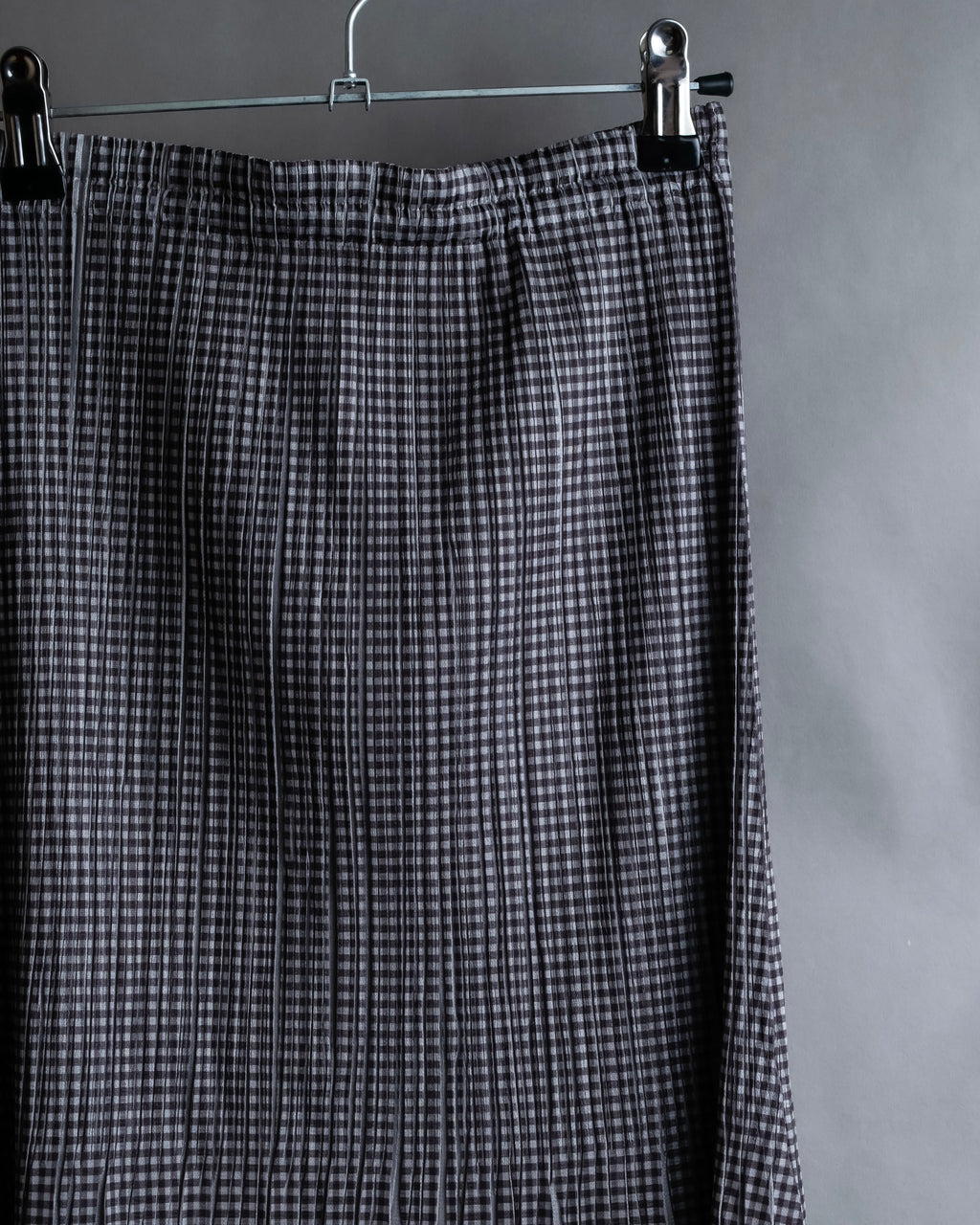"PLEATS PLEASE ISSEY MIYAKE"
Gingham check sheer combination pleated skirt