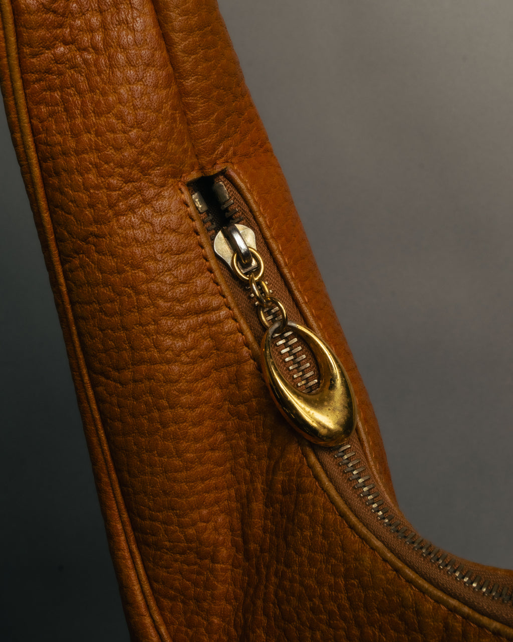 “BVLGARI” 90’s-00’s crescent leather hobo bag