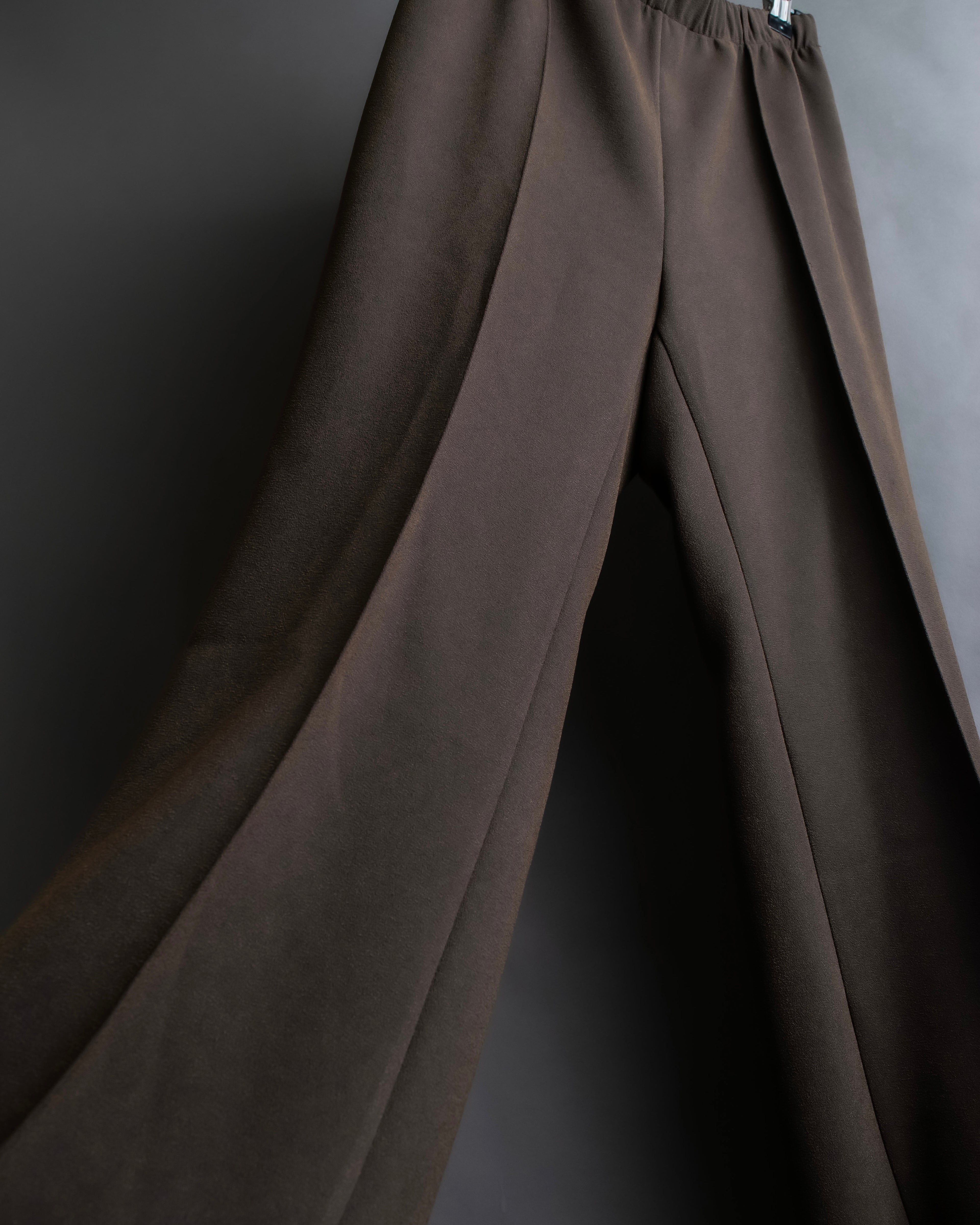 "SHIZUKA KOMURO" Dark brown color easy waist slacks
