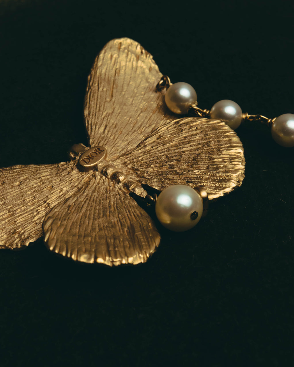 -SPECIAL- “Dior” 2023-24’s Sculpted butterfly pearl long necklace