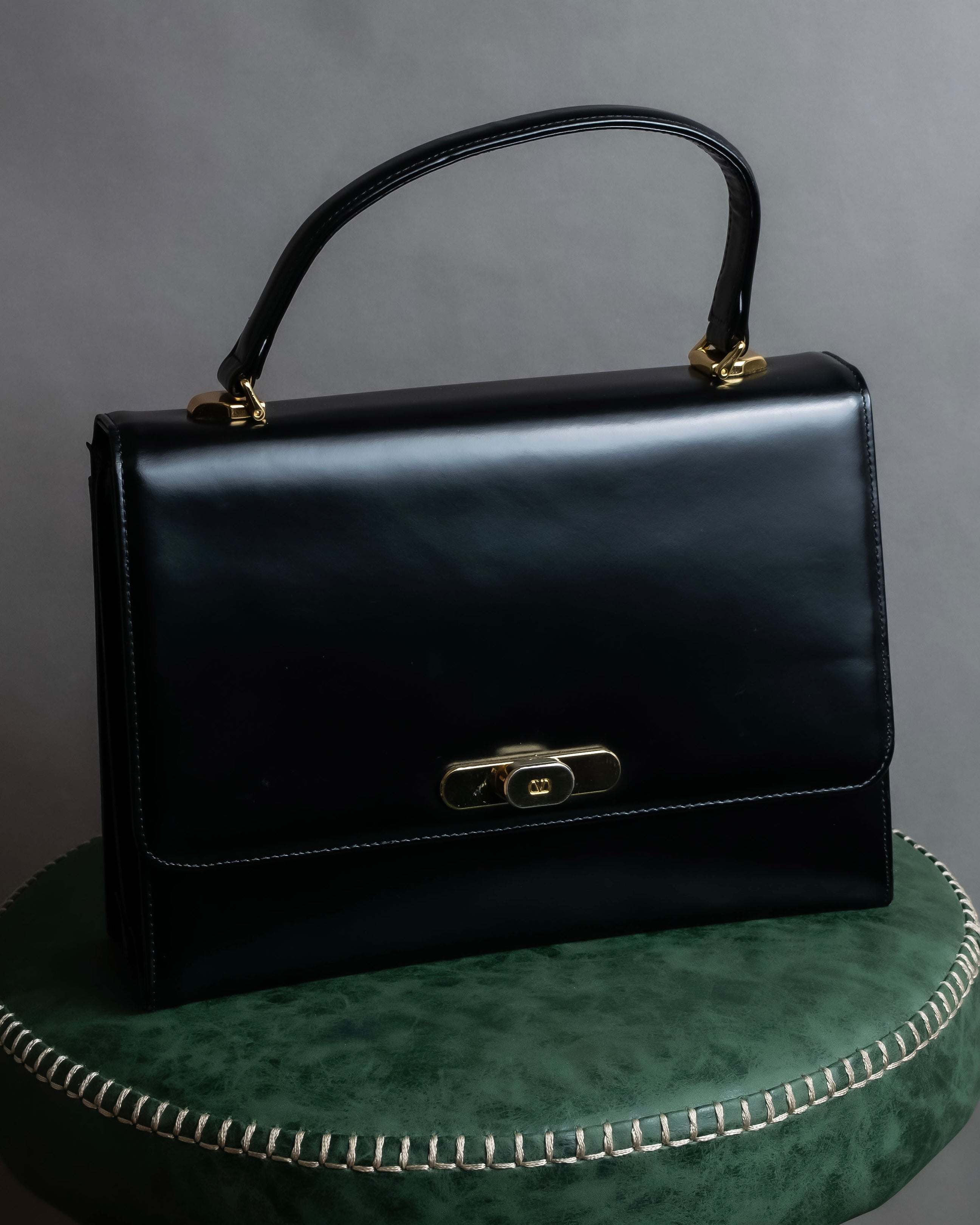 "Valentino Garavani" Logo turn lock parts design leather hand bag