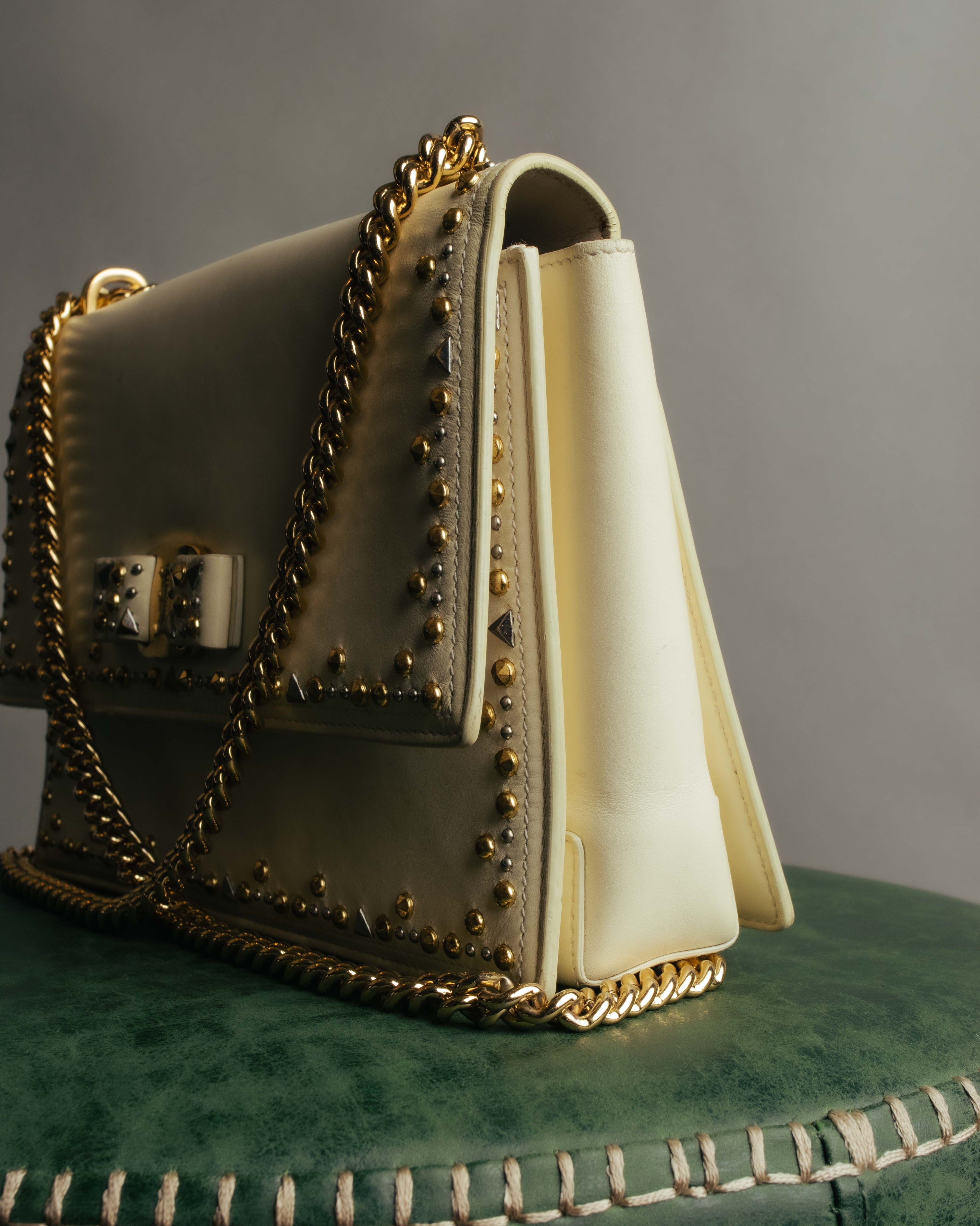 -SPECIAL- “Salvatore Ferragamo” 2015-2017 Vara studded chain shoulder bag